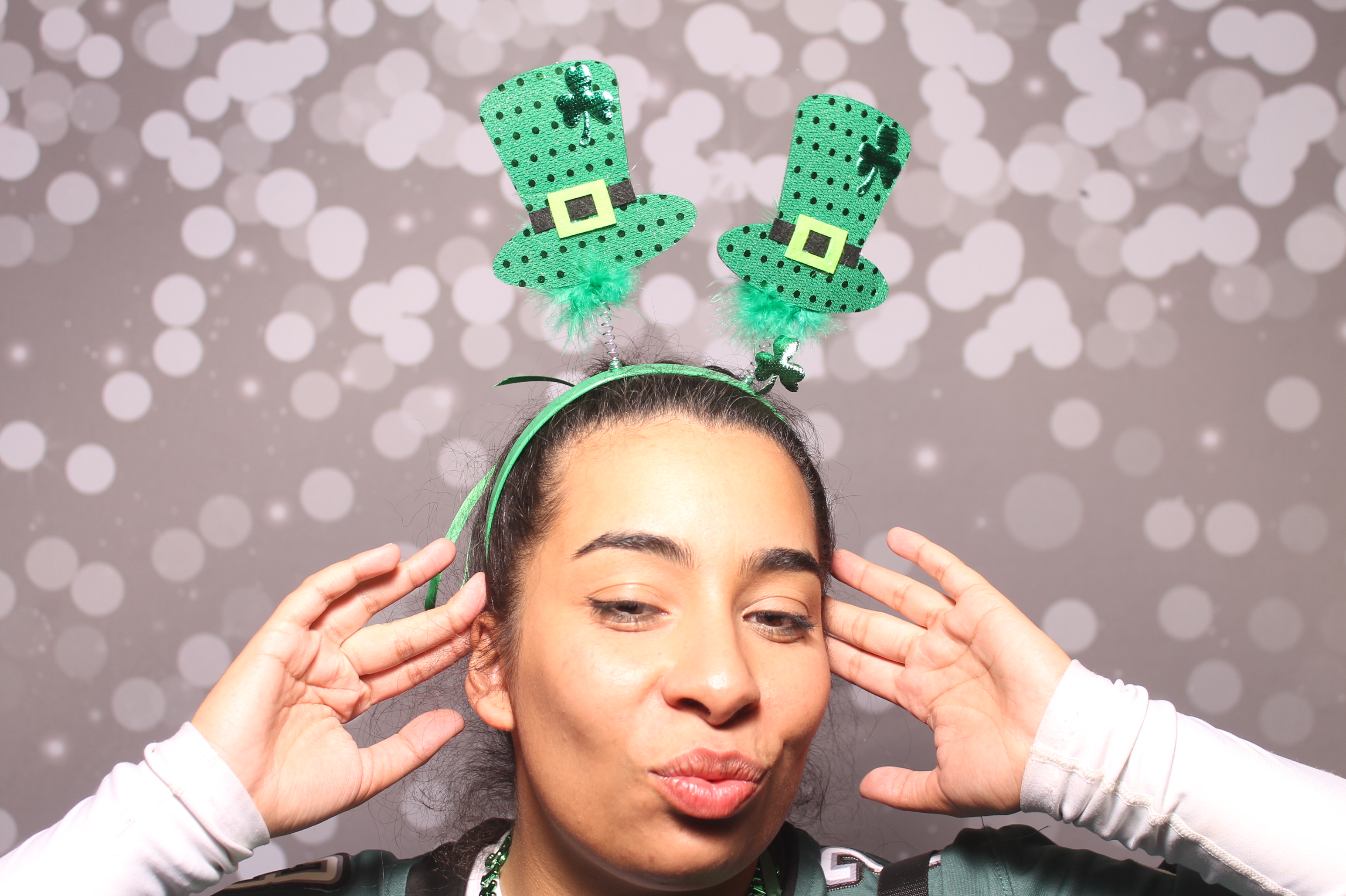 St Pattys Day at Molly Malone's | View more photos from the event at gallery.photoboothcincy.com/u/PhotoBoothCincy/St-Pattys-Day-at-Molly-Malones