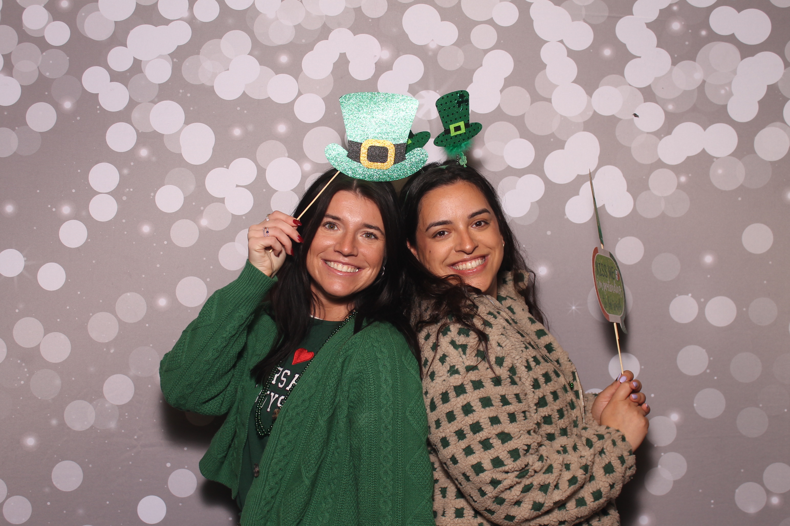 St Pattys Day at Molly Malone's | View more photos from the event at gallery.photoboothcincy.com/u/PhotoBoothCincy/St-Pattys-Day-at-Molly-Malones