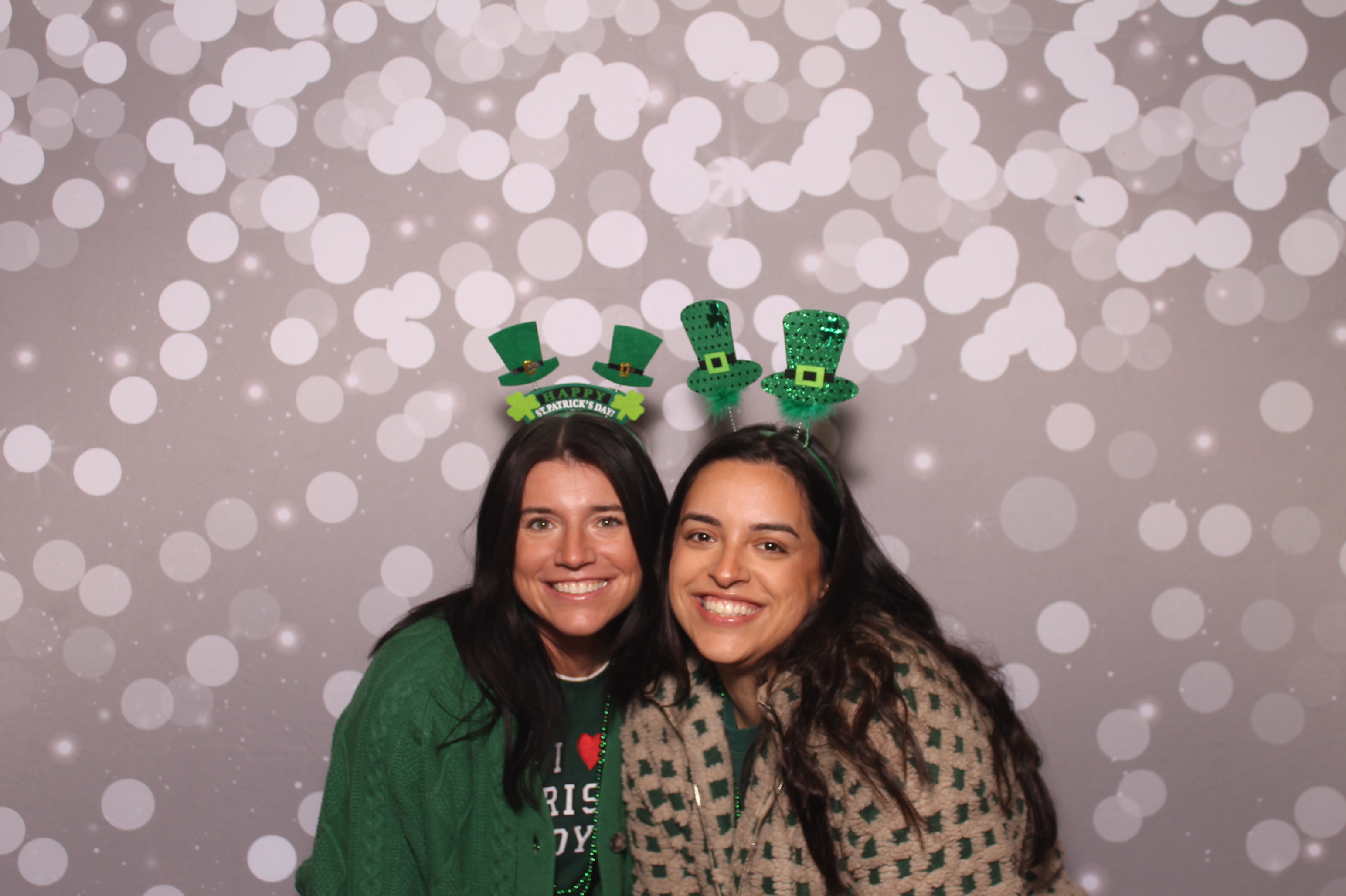 St Pattys Day at Molly Malone's | View more photos from the event at gallery.photoboothcincy.com/u/PhotoBoothCincy/St-Pattys-Day-at-Molly-Malones
