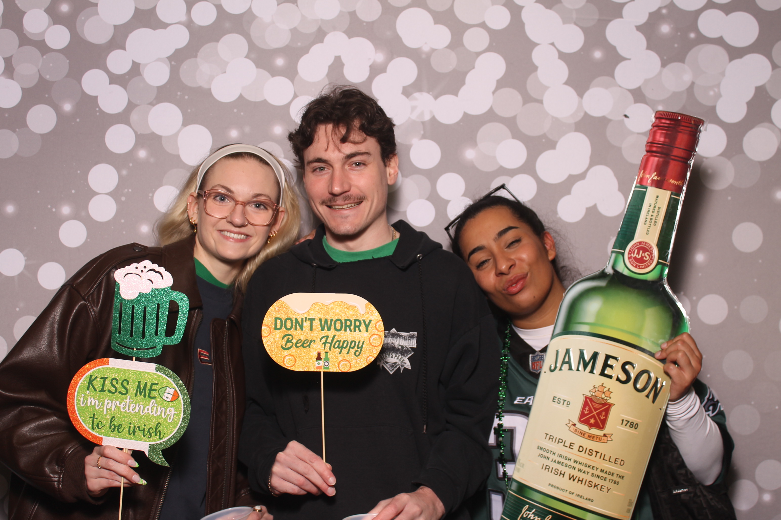 St Pattys Day at Molly Malone's | View more photos from the event at gallery.photoboothcincy.com/u/PhotoBoothCincy/St-Pattys-Day-at-Molly-Malones