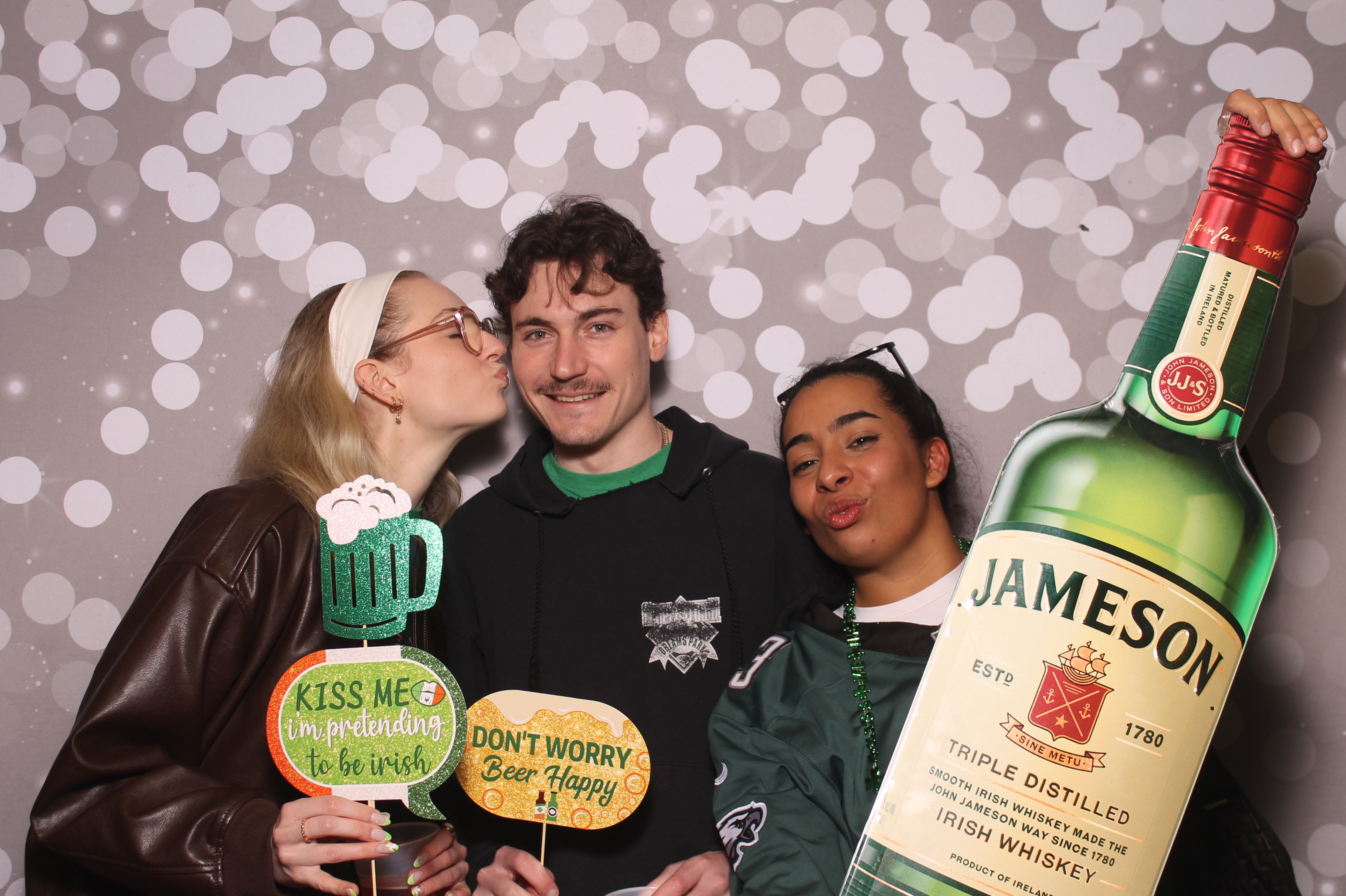 St Pattys Day at Molly Malone's | View more photos from the event at gallery.photoboothcincy.com/u/PhotoBoothCincy/St-Pattys-Day-at-Molly-Malones