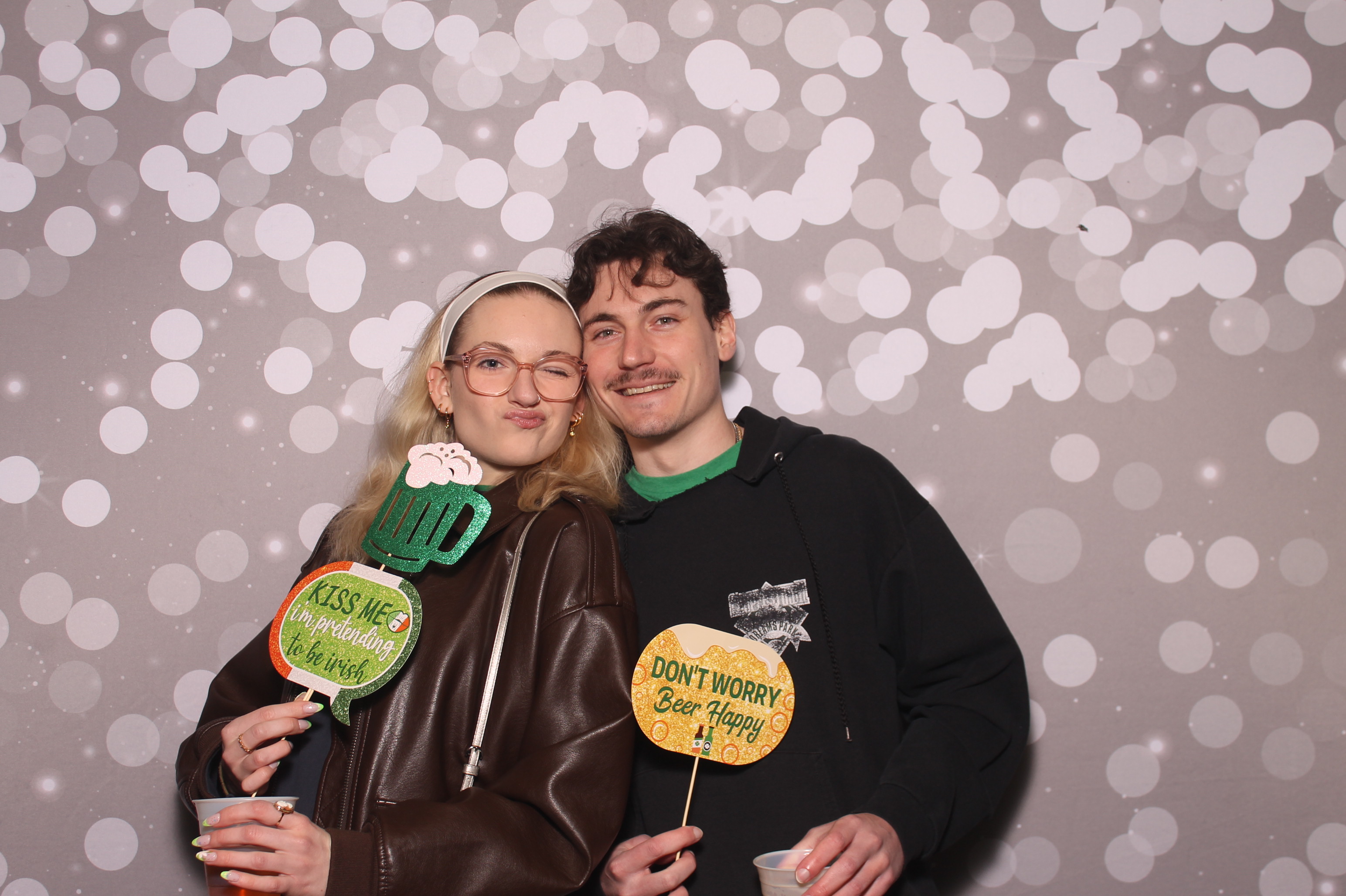 St Pattys Day at Molly Malone's | View more photos from the event at gallery.photoboothcincy.com/u/PhotoBoothCincy/St-Pattys-Day-at-Molly-Malones