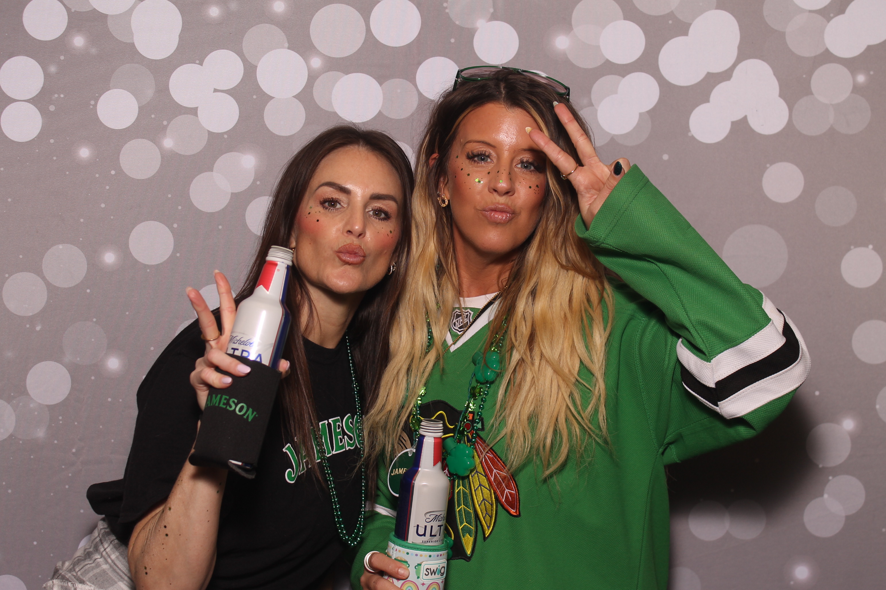St Pattys Day at Molly Malone's | View more photos from the event at gallery.photoboothcincy.com/u/PhotoBoothCincy/St-Pattys-Day-at-Molly-Malones