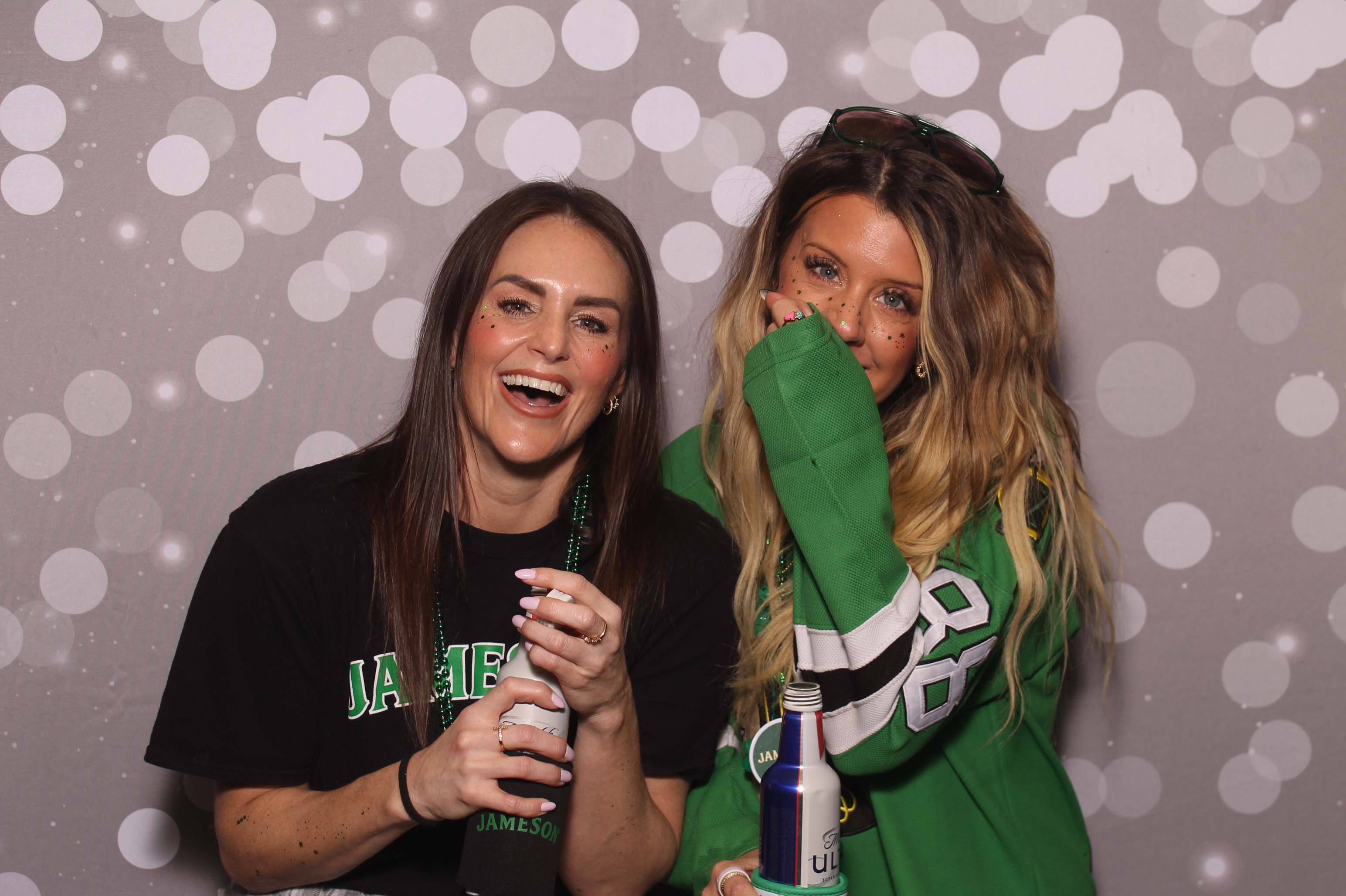 St Pattys Day at Molly Malone's | View more photos from the event at gallery.photoboothcincy.com/u/PhotoBoothCincy/St-Pattys-Day-at-Molly-Malones