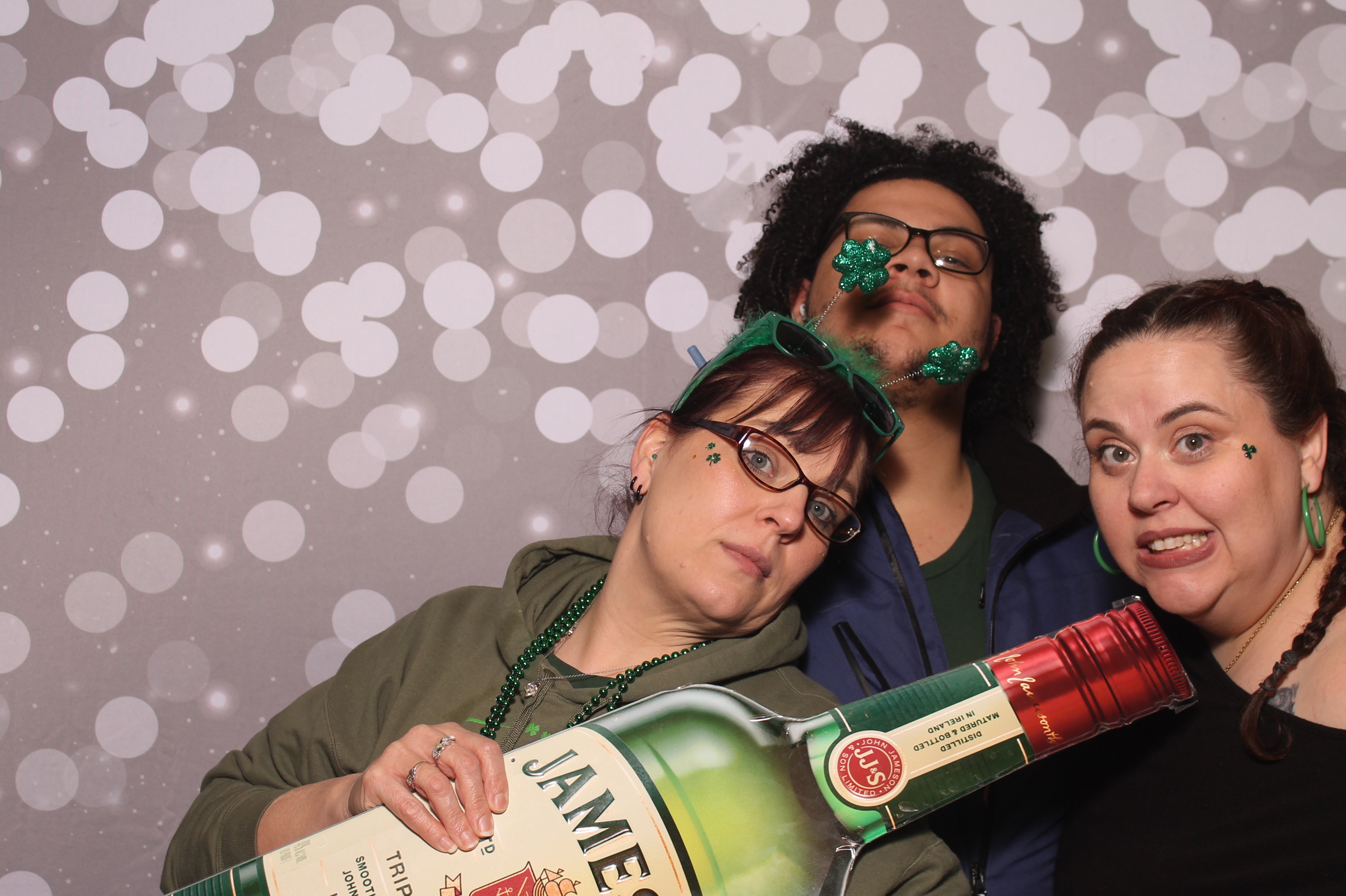 St Pattys Day at Molly Malone's | View more photos from the event at gallery.photoboothcincy.com/u/PhotoBoothCincy/St-Pattys-Day-at-Molly-Malones