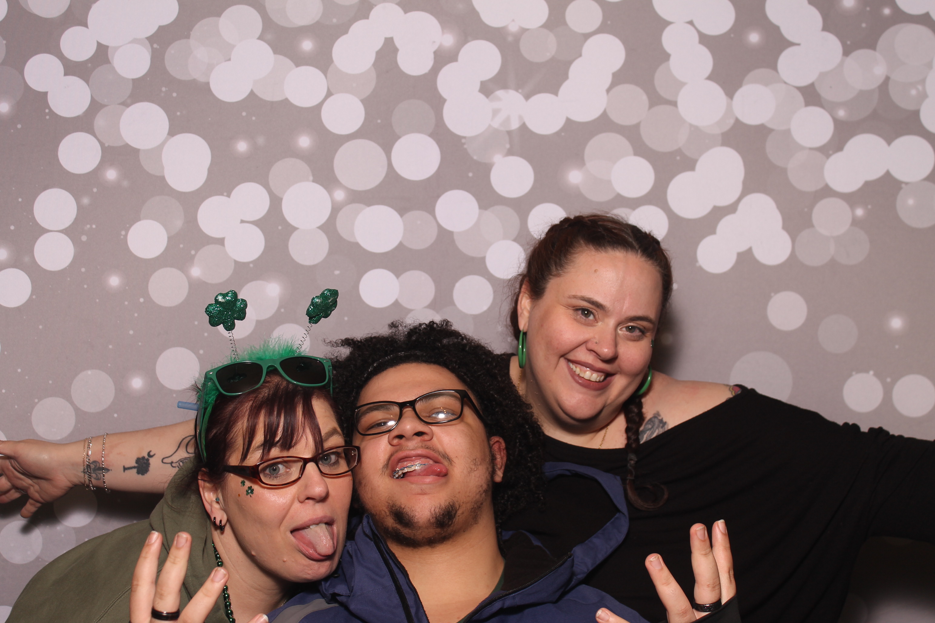 St Pattys Day at Molly Malone's | View more photos from the event at gallery.photoboothcincy.com/u/PhotoBoothCincy/St-Pattys-Day-at-Molly-Malones