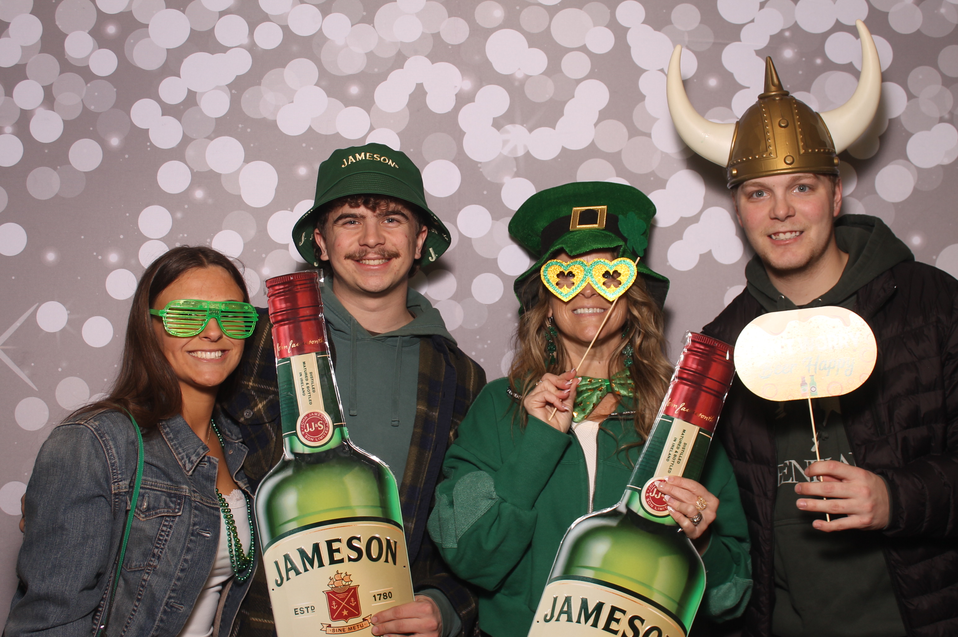 St Pattys Day at Molly Malone's | View more photos from the event at gallery.photoboothcincy.com/u/PhotoBoothCincy/St-Pattys-Day-at-Molly-Malones