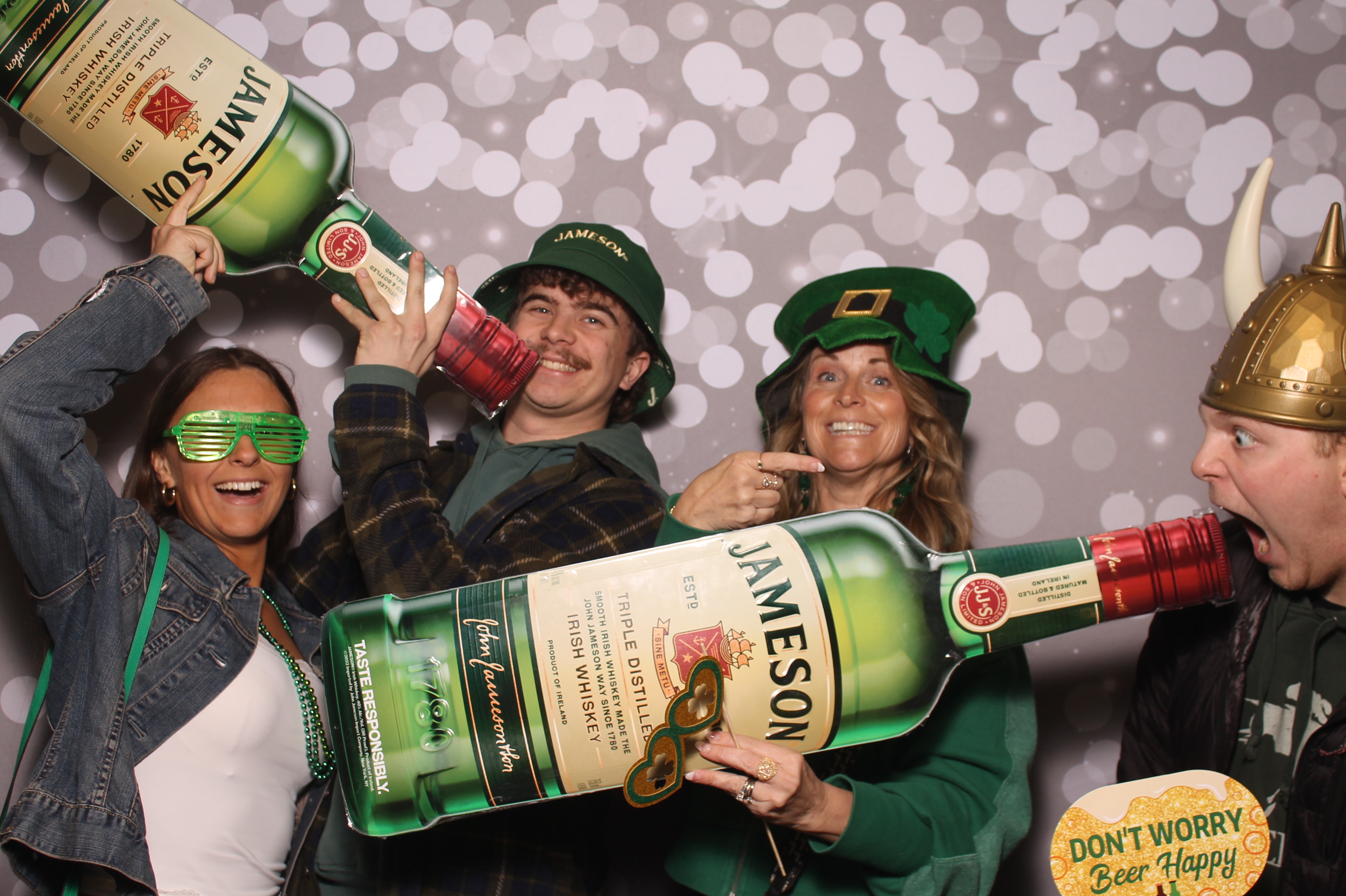 St Pattys Day at Molly Malone's | View more photos from the event at gallery.photoboothcincy.com/u/PhotoBoothCincy/St-Pattys-Day-at-Molly-Malones
