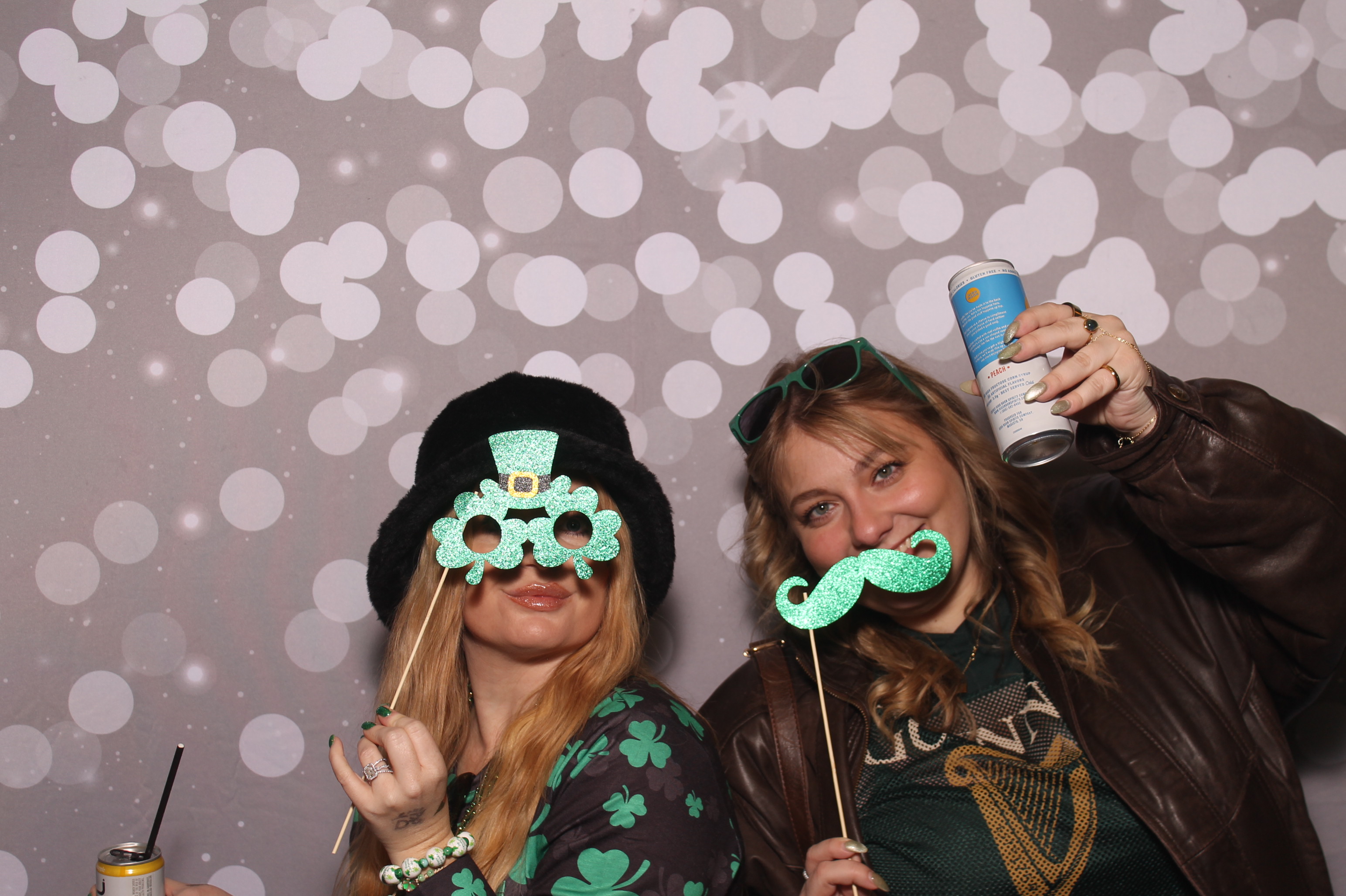 St Pattys Day at Molly Malone's | View more photos from the event at gallery.photoboothcincy.com/u/PhotoBoothCincy/St-Pattys-Day-at-Molly-Malones