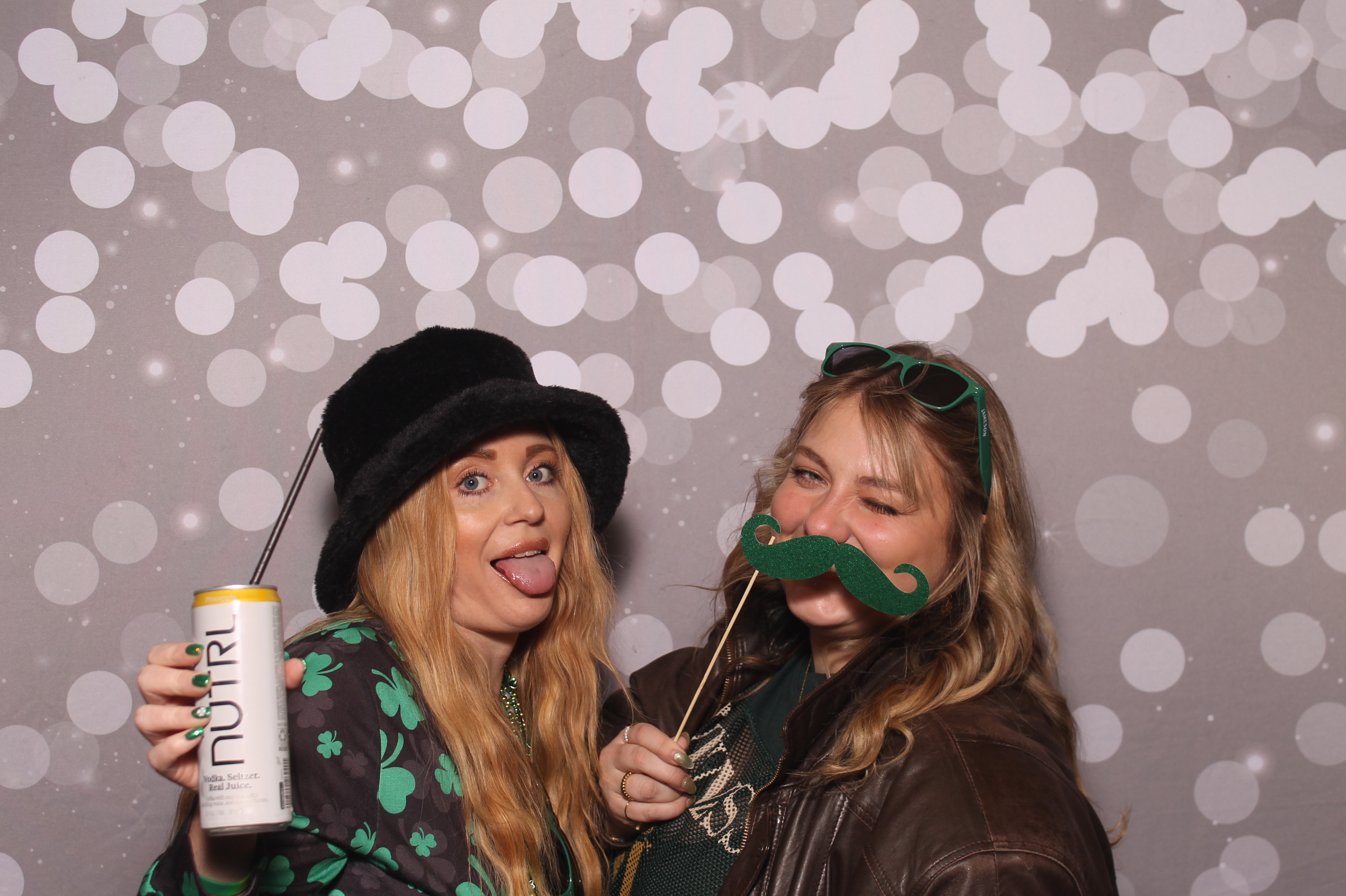 St Pattys Day at Molly Malone's | View more photos from the event at gallery.photoboothcincy.com/u/PhotoBoothCincy/St-Pattys-Day-at-Molly-Malones