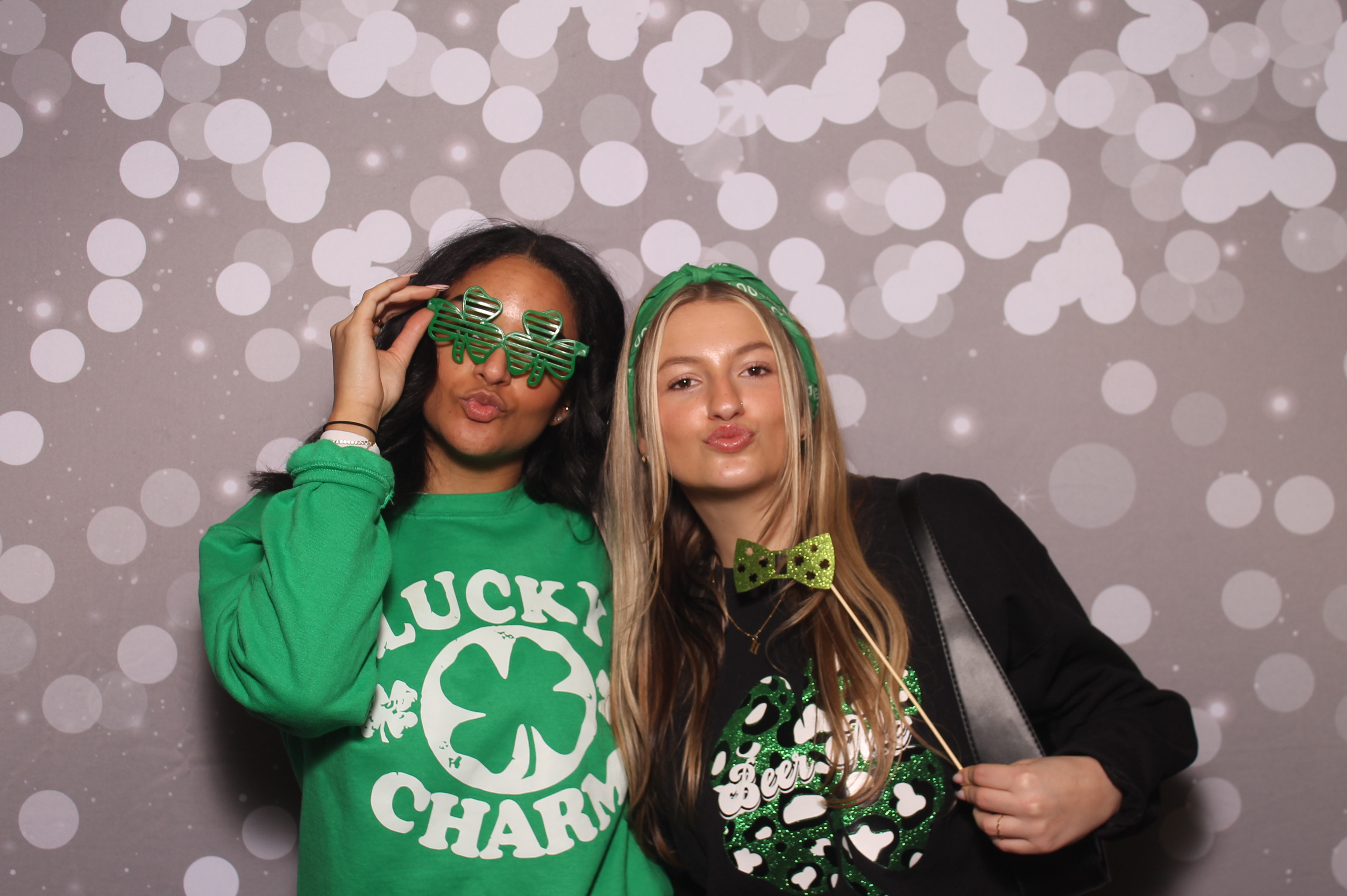 St Pattys Day at Molly Malone's | View more photos from the event at gallery.photoboothcincy.com/u/PhotoBoothCincy/St-Pattys-Day-at-Molly-Malones