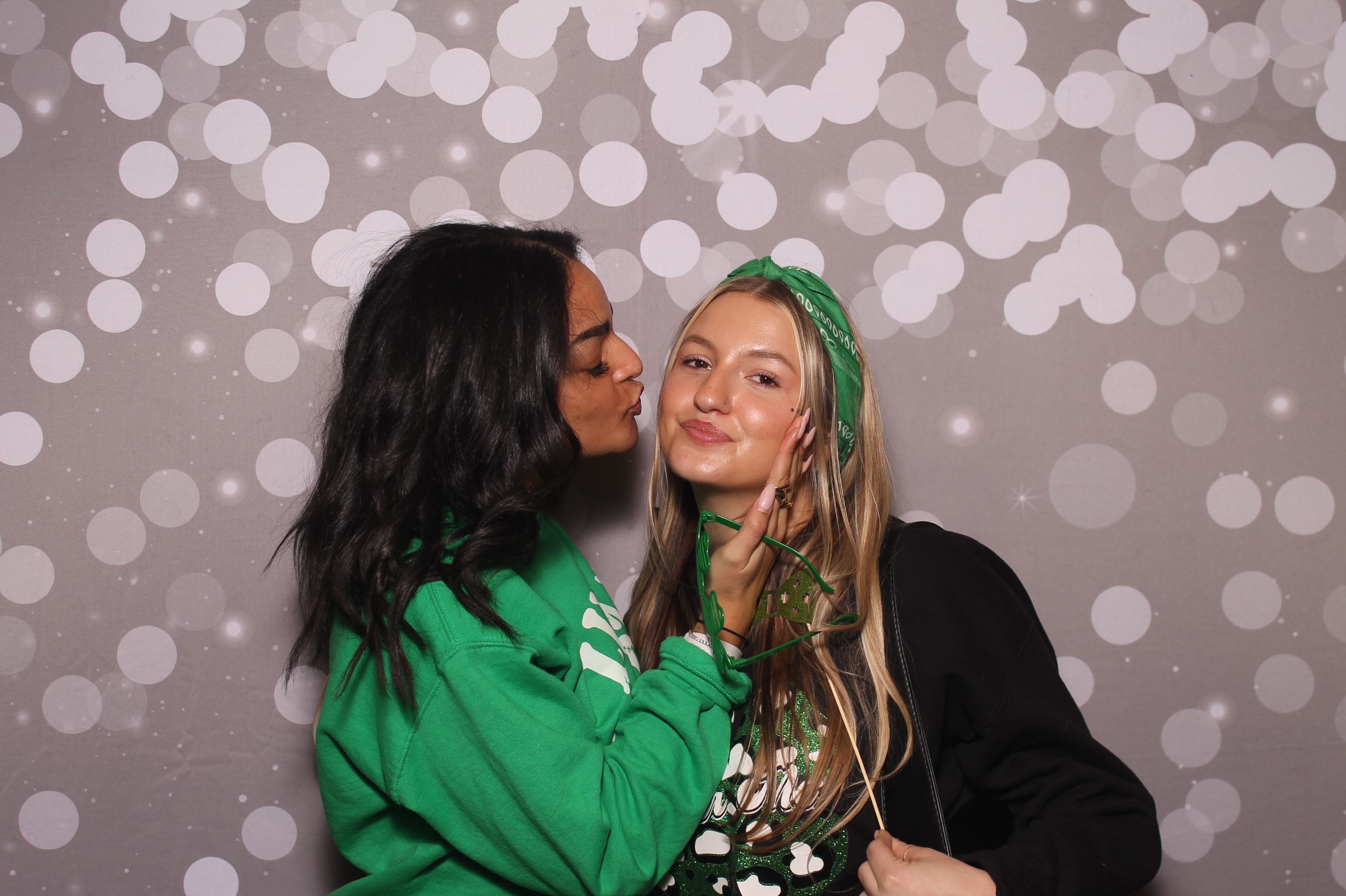 St Pattys Day at Molly Malone's | View more photos from the event at gallery.photoboothcincy.com/u/PhotoBoothCincy/St-Pattys-Day-at-Molly-Malones