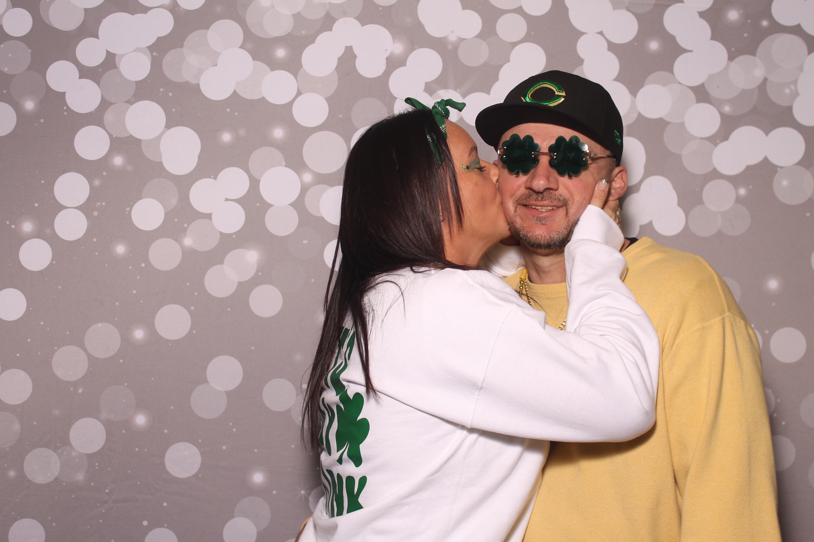 St Pattys Day at Molly Malone's | View more photos from the event at gallery.photoboothcincy.com/u/PhotoBoothCincy/St-Pattys-Day-at-Molly-Malones