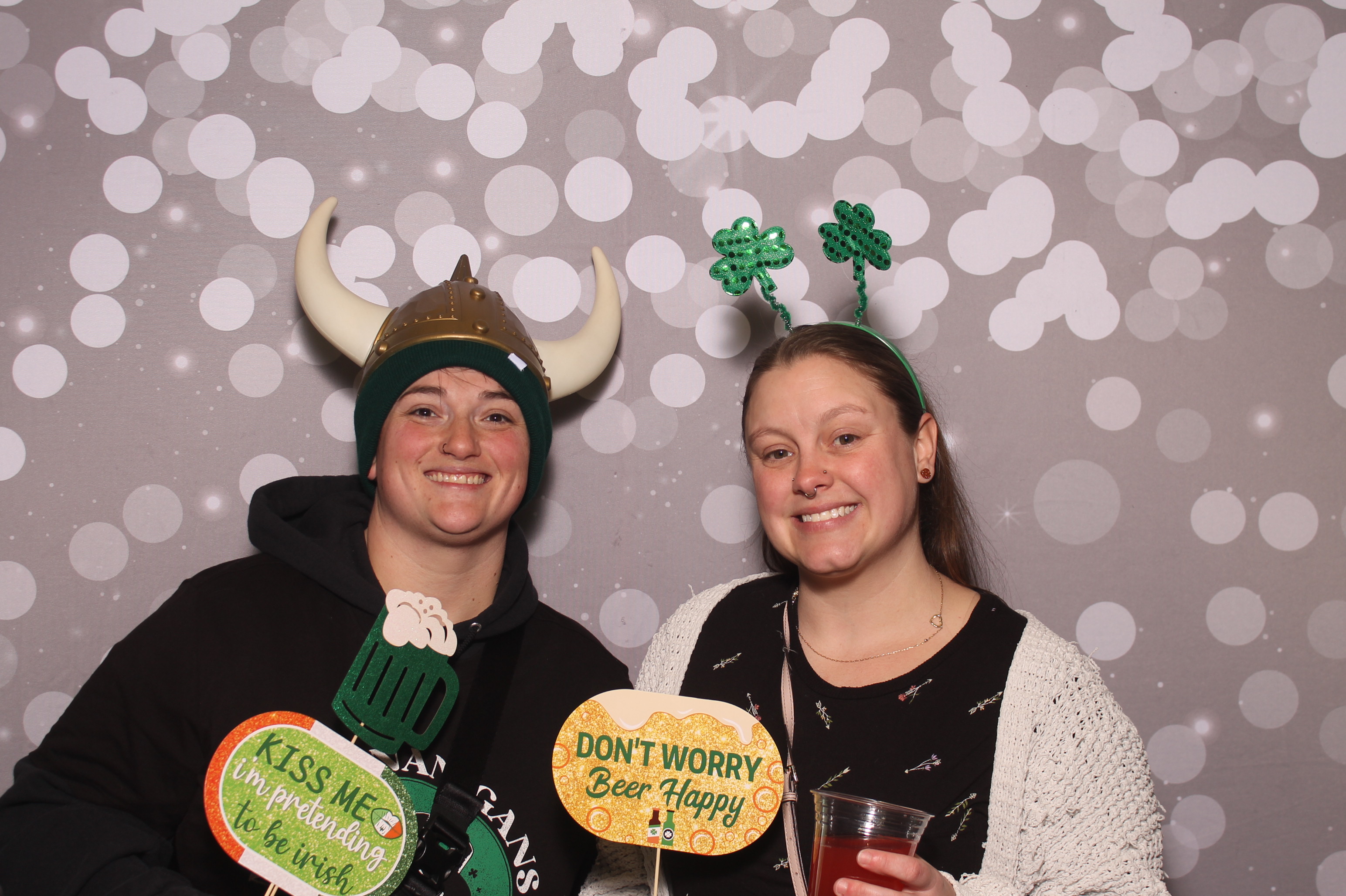 St Pattys Day at Molly Malone's | View more photos from the event at gallery.photoboothcincy.com/u/PhotoBoothCincy/St-Pattys-Day-at-Molly-Malones