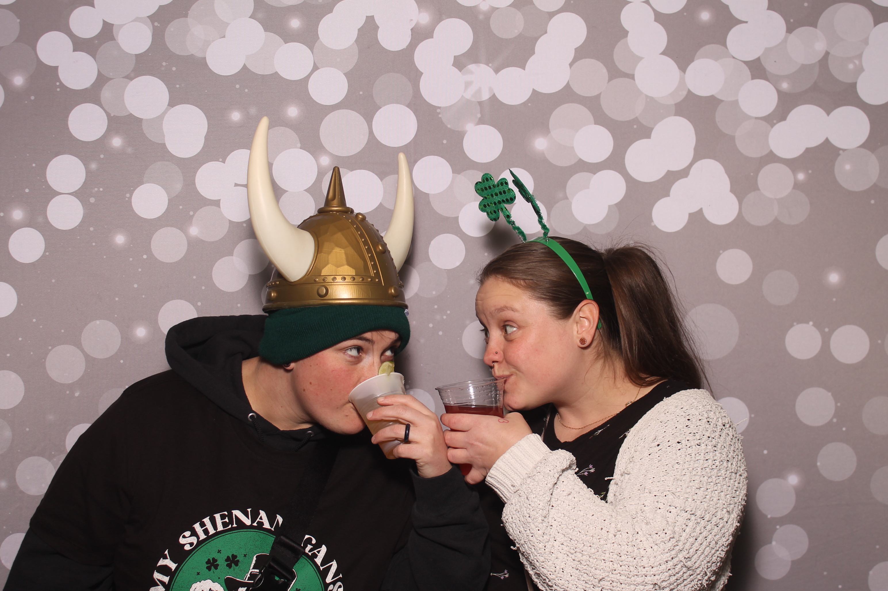 St Pattys Day at Molly Malone's | View more photos from the event at gallery.photoboothcincy.com/u/PhotoBoothCincy/St-Pattys-Day-at-Molly-Malones