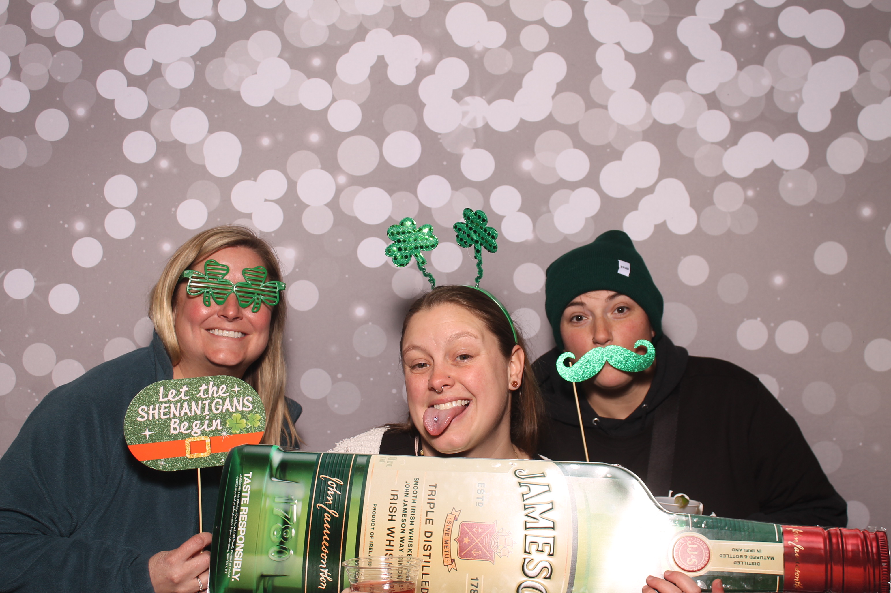 St Pattys Day at Molly Malone's | View more photos from the event at gallery.photoboothcincy.com/u/PhotoBoothCincy/St-Pattys-Day-at-Molly-Malones