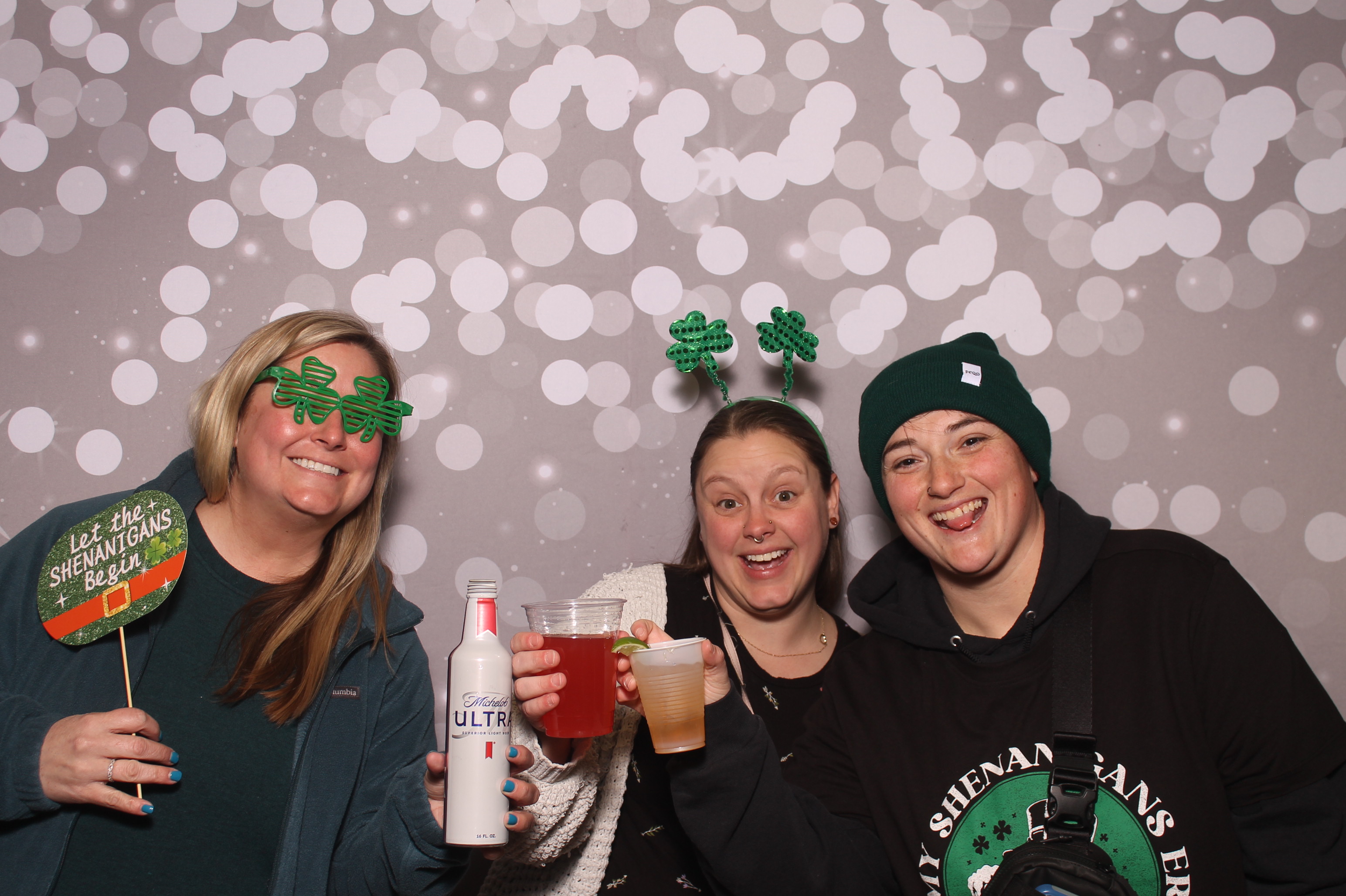 St Pattys Day at Molly Malone's | View more photos from the event at gallery.photoboothcincy.com/u/PhotoBoothCincy/St-Pattys-Day-at-Molly-Malones