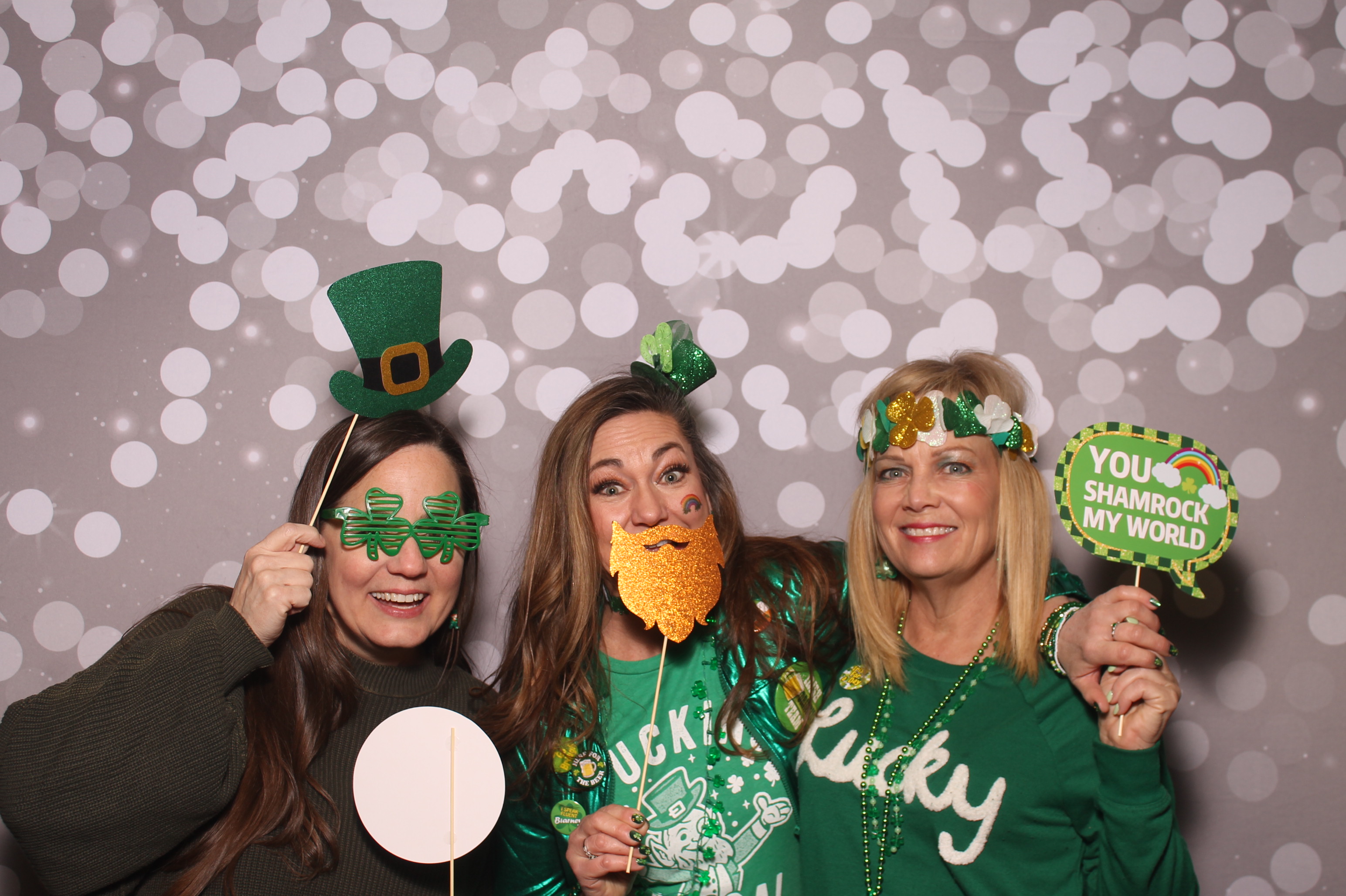 St Pattys Day at Molly Malone's | View more photos from the event at gallery.photoboothcincy.com/u/PhotoBoothCincy/St-Pattys-Day-at-Molly-Malones
