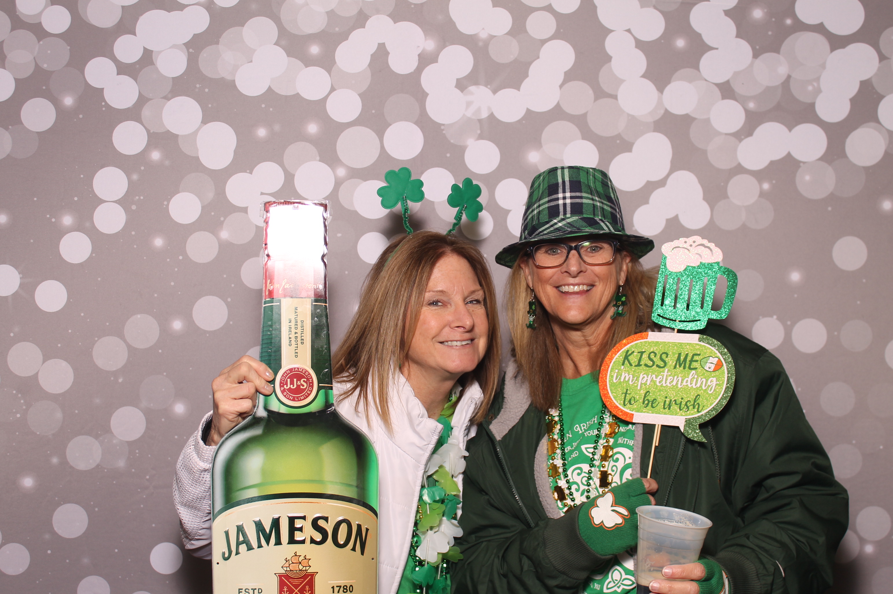 St Pattys Day at Molly Malone's | View more photos from the event at gallery.photoboothcincy.com/u/PhotoBoothCincy/St-Pattys-Day-at-Molly-Malones