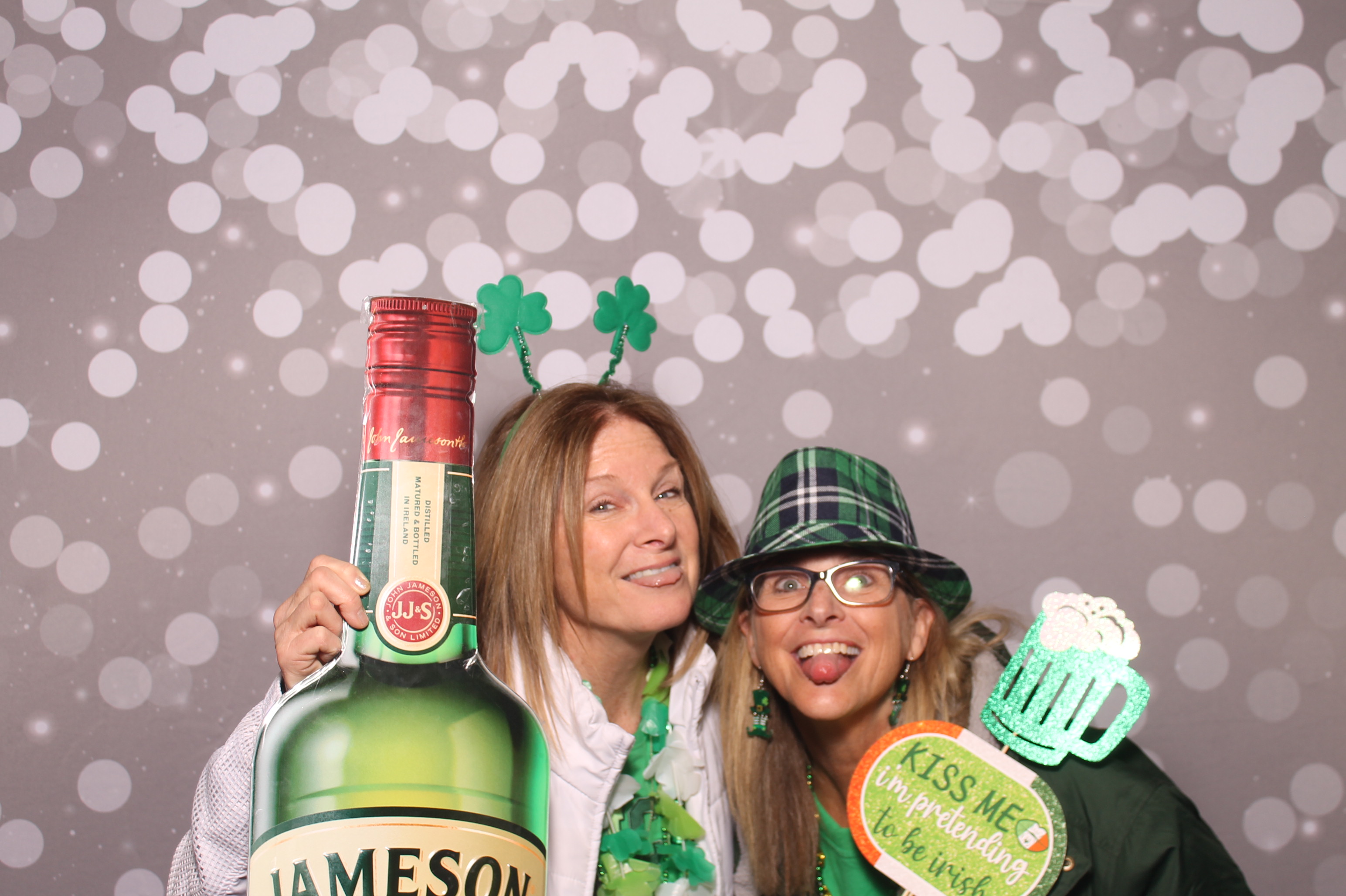 St Pattys Day at Molly Malone's | View more photos from the event at gallery.photoboothcincy.com/u/PhotoBoothCincy/St-Pattys-Day-at-Molly-Malones