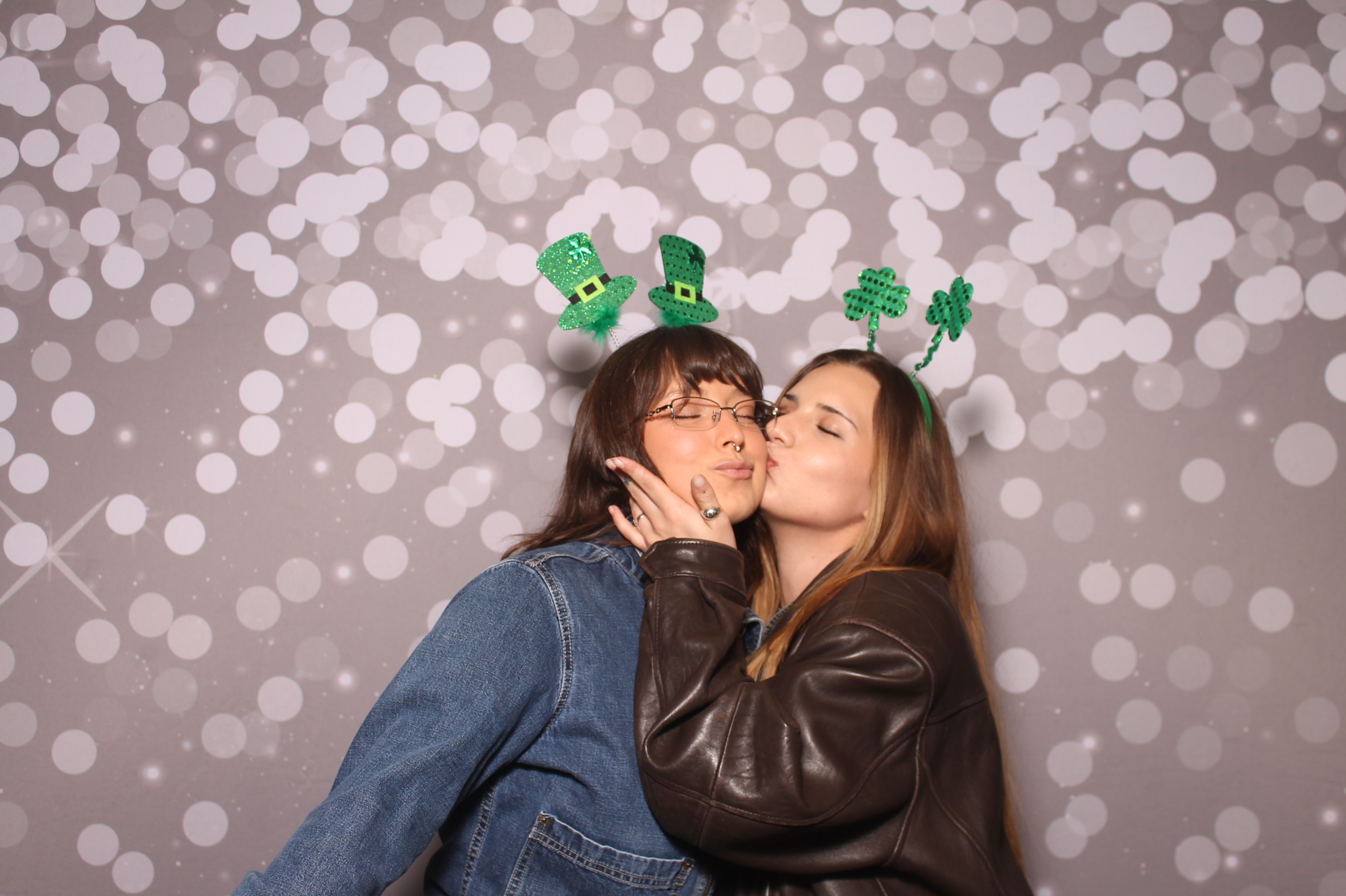St Pattys Day at Molly Malone's | View more photos from the event at gallery.photoboothcincy.com/u/PhotoBoothCincy/St-Pattys-Day-at-Molly-Malones