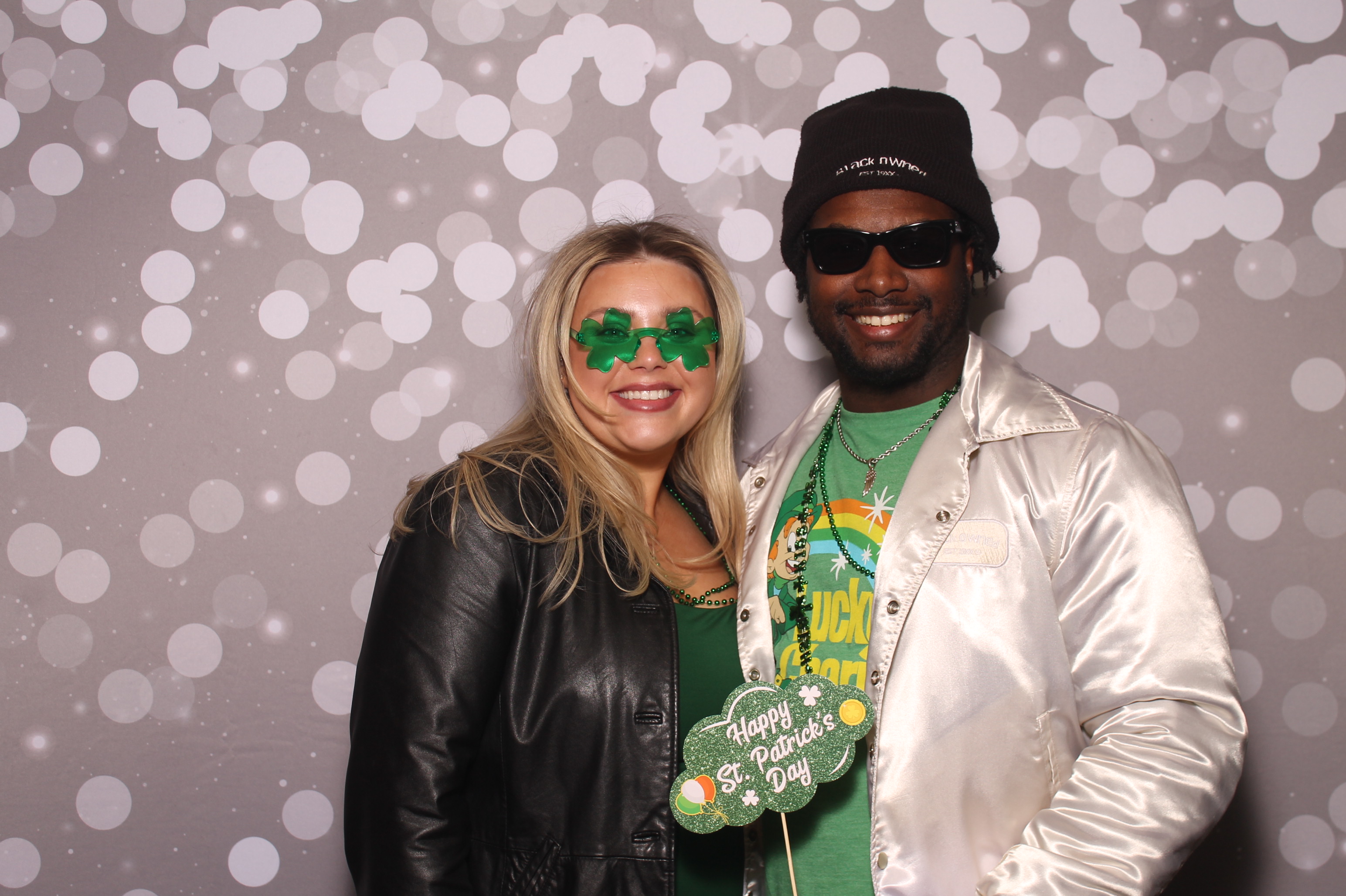 St Pattys Day at Molly Malone's | View more photos from the event at gallery.photoboothcincy.com/u/PhotoBoothCincy/St-Pattys-Day-at-Molly-Malones