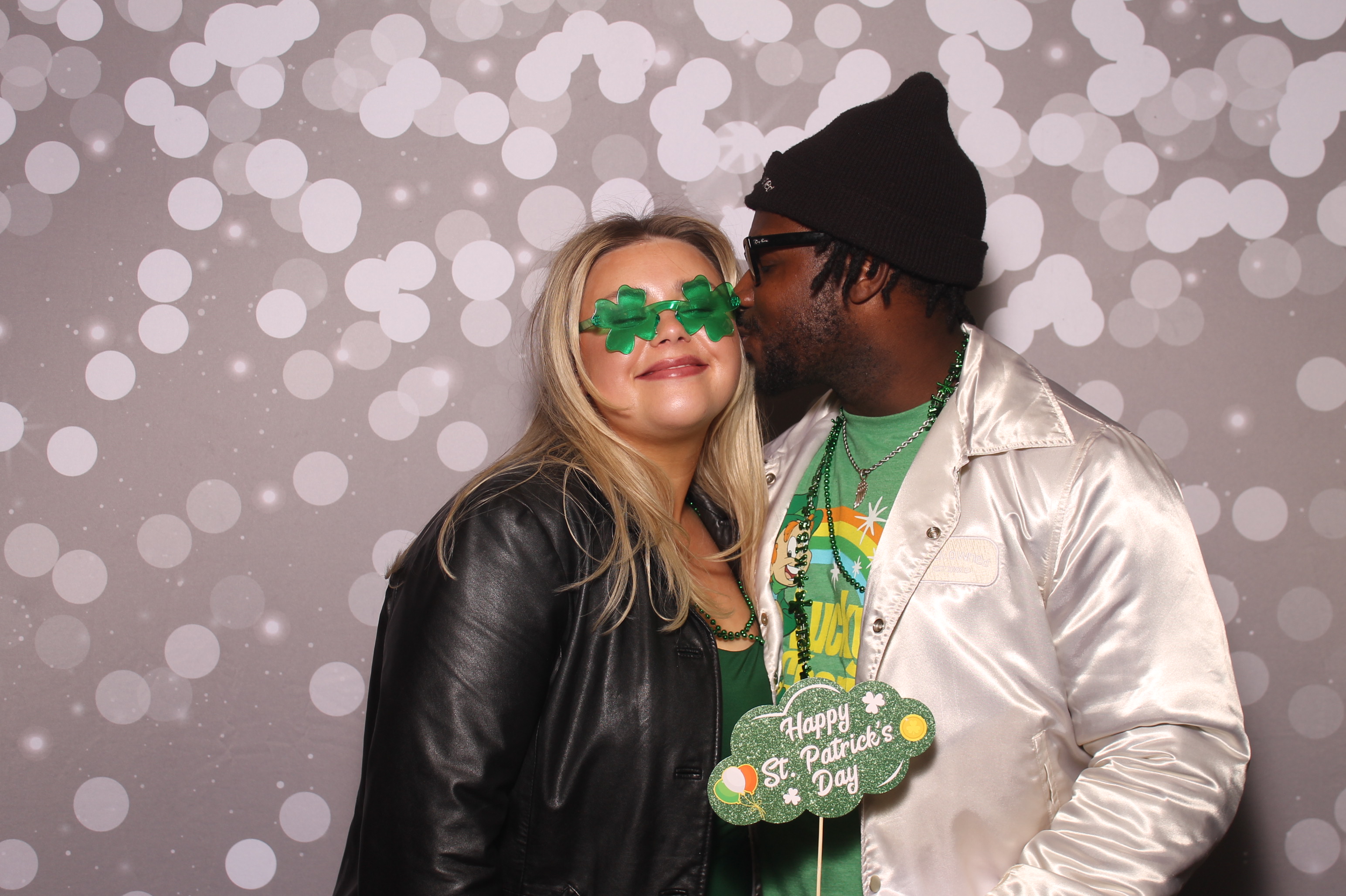 St Pattys Day at Molly Malone's | View more photos from the event at gallery.photoboothcincy.com/u/PhotoBoothCincy/St-Pattys-Day-at-Molly-Malones