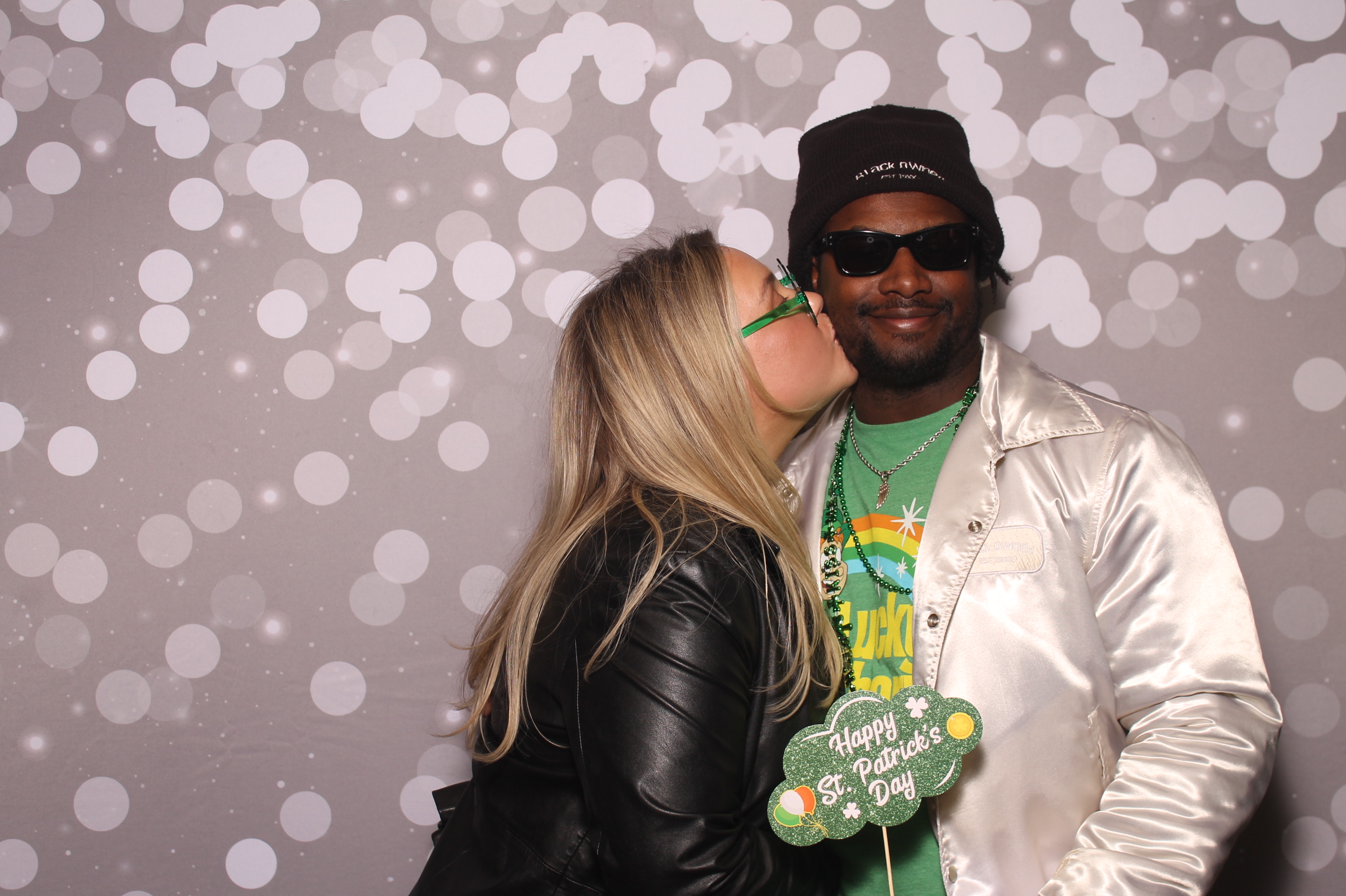St Pattys Day at Molly Malone's | View more photos from the event at gallery.photoboothcincy.com/u/PhotoBoothCincy/St-Pattys-Day-at-Molly-Malones
