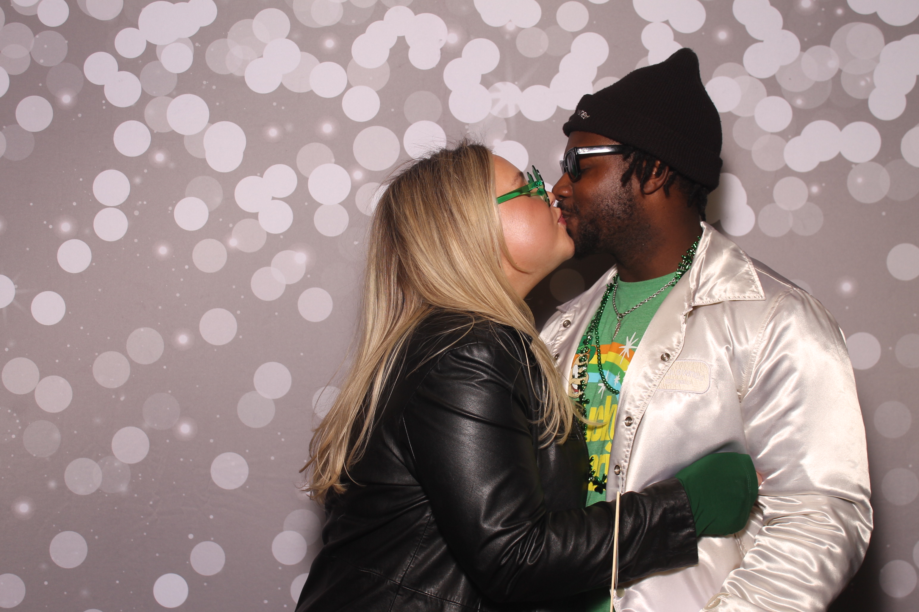 St Pattys Day at Molly Malone's | View more photos from the event at gallery.photoboothcincy.com/u/PhotoBoothCincy/St-Pattys-Day-at-Molly-Malones
