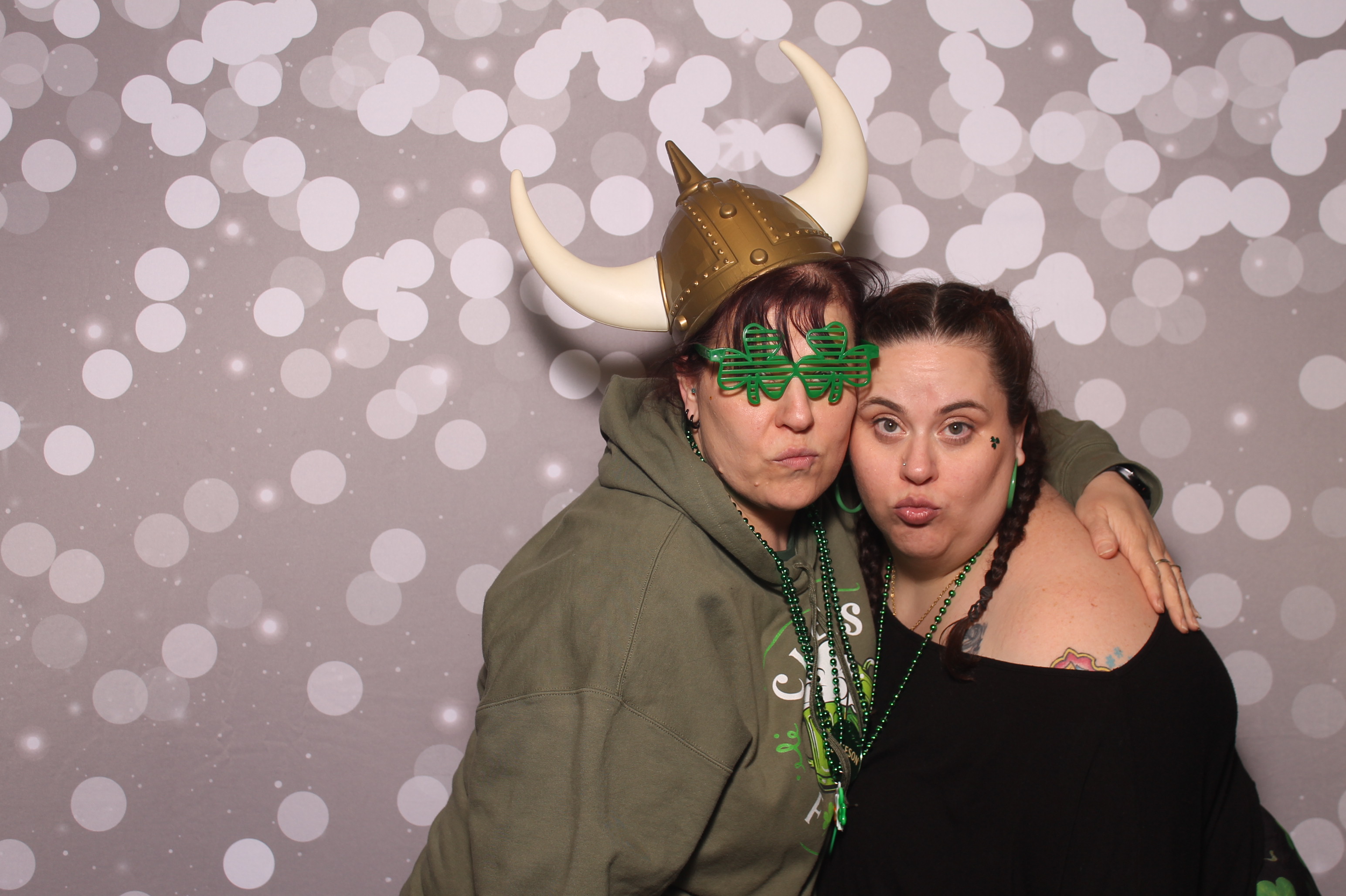 St Pattys Day at Molly Malone's | View more photos from the event at gallery.photoboothcincy.com/u/PhotoBoothCincy/St-Pattys-Day-at-Molly-Malones