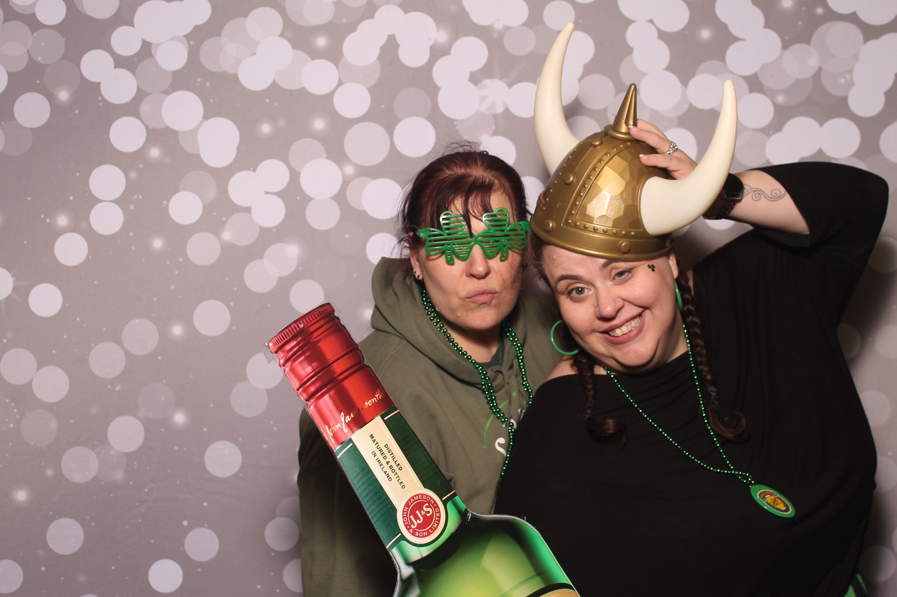 St Pattys Day at Molly Malone's | View more photos from the event at gallery.photoboothcincy.com/u/PhotoBoothCincy/St-Pattys-Day-at-Molly-Malones
