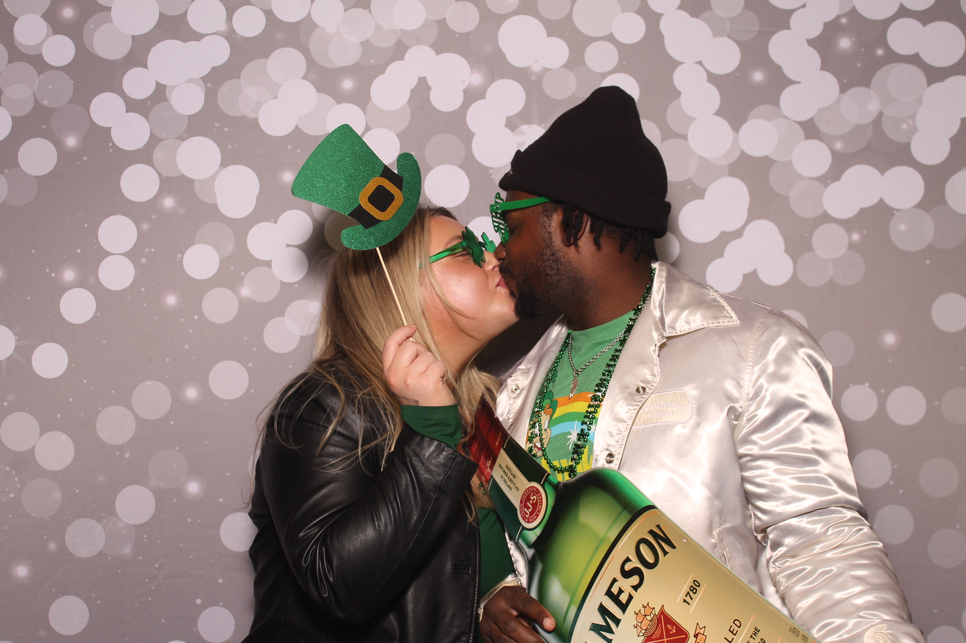 St Pattys Day at Molly Malone's | View more photos from the event at gallery.photoboothcincy.com/u/PhotoBoothCincy/St-Pattys-Day-at-Molly-Malones
