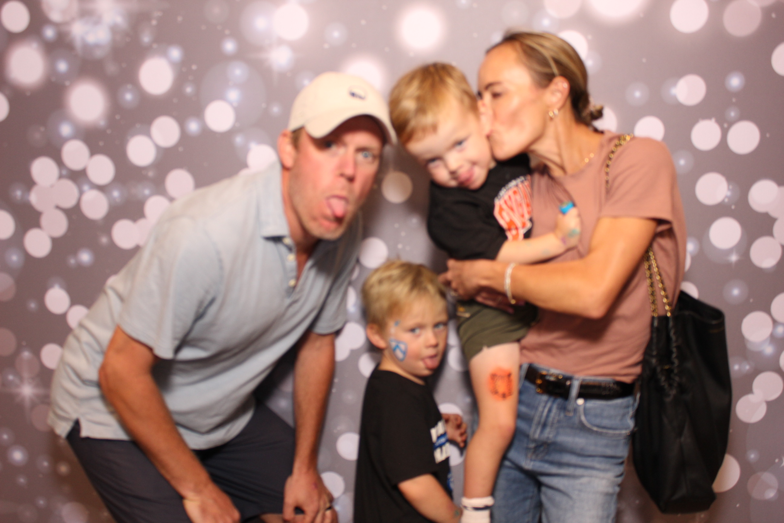 Summit Fall Fest | View more photos from the event at gallery.photoboothcincy.com/u/PhotoBoothCincy/Summit-Fall-Fest