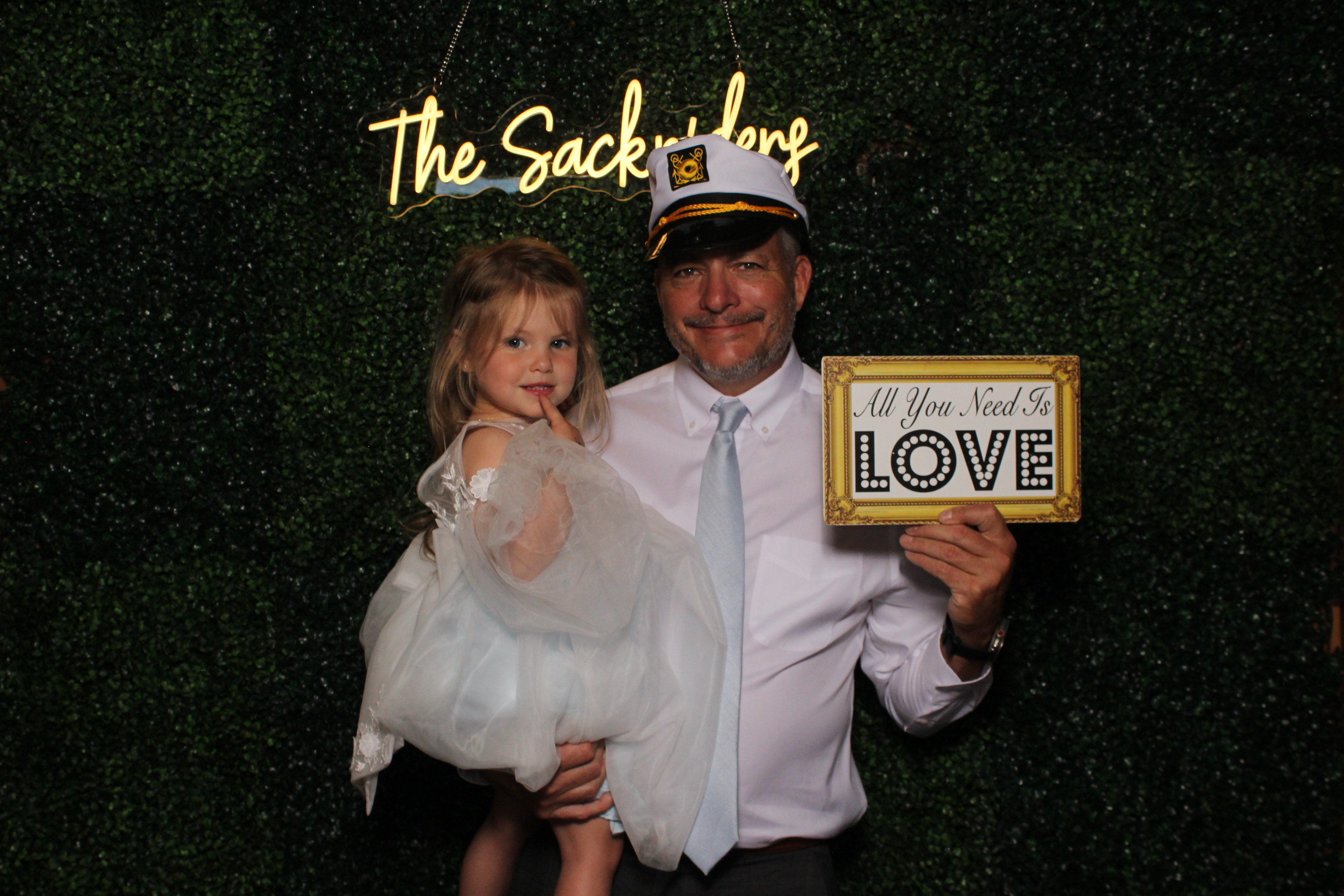 Sydney & Nick | View more photos from the event at gallery.photoboothcincy.com/u/PhotoBoothCincy/Sydney-Nick