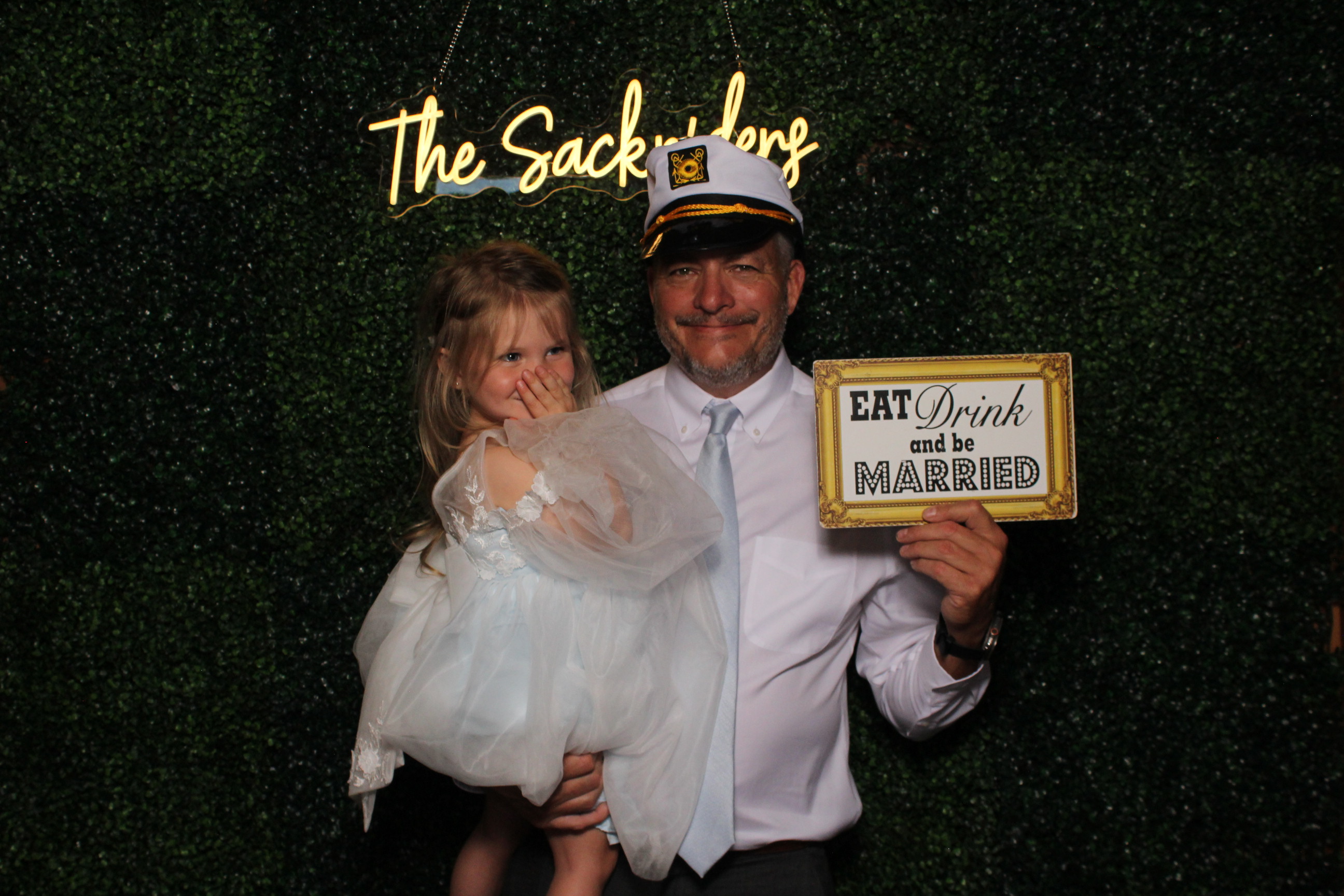 Sydney & Nick | View more photos from the event at gallery.photoboothcincy.com/u/PhotoBoothCincy/Sydney-Nick
