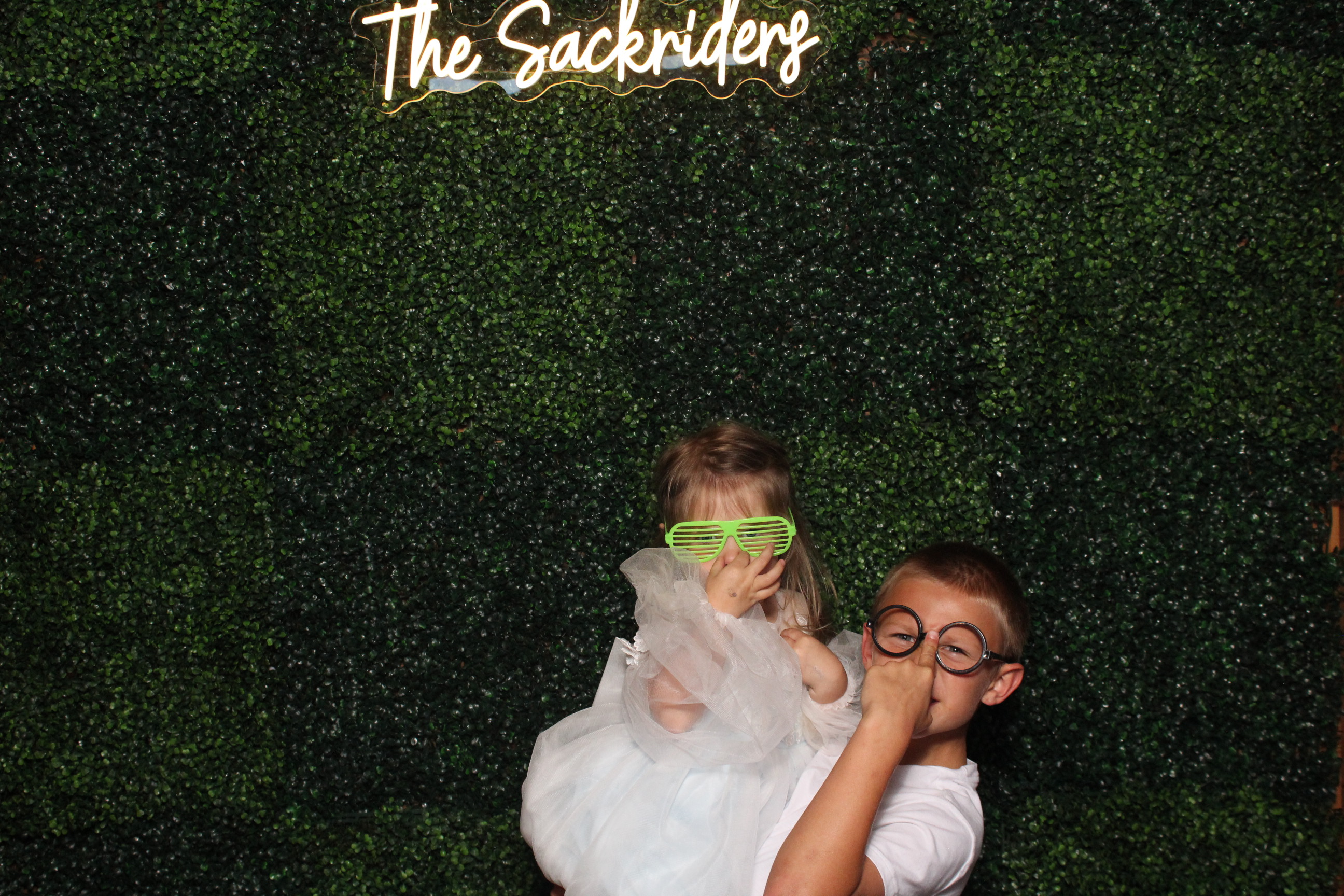 Sydney & Nick | View more photos from the event at gallery.photoboothcincy.com/u/PhotoBoothCincy/Sydney-Nick