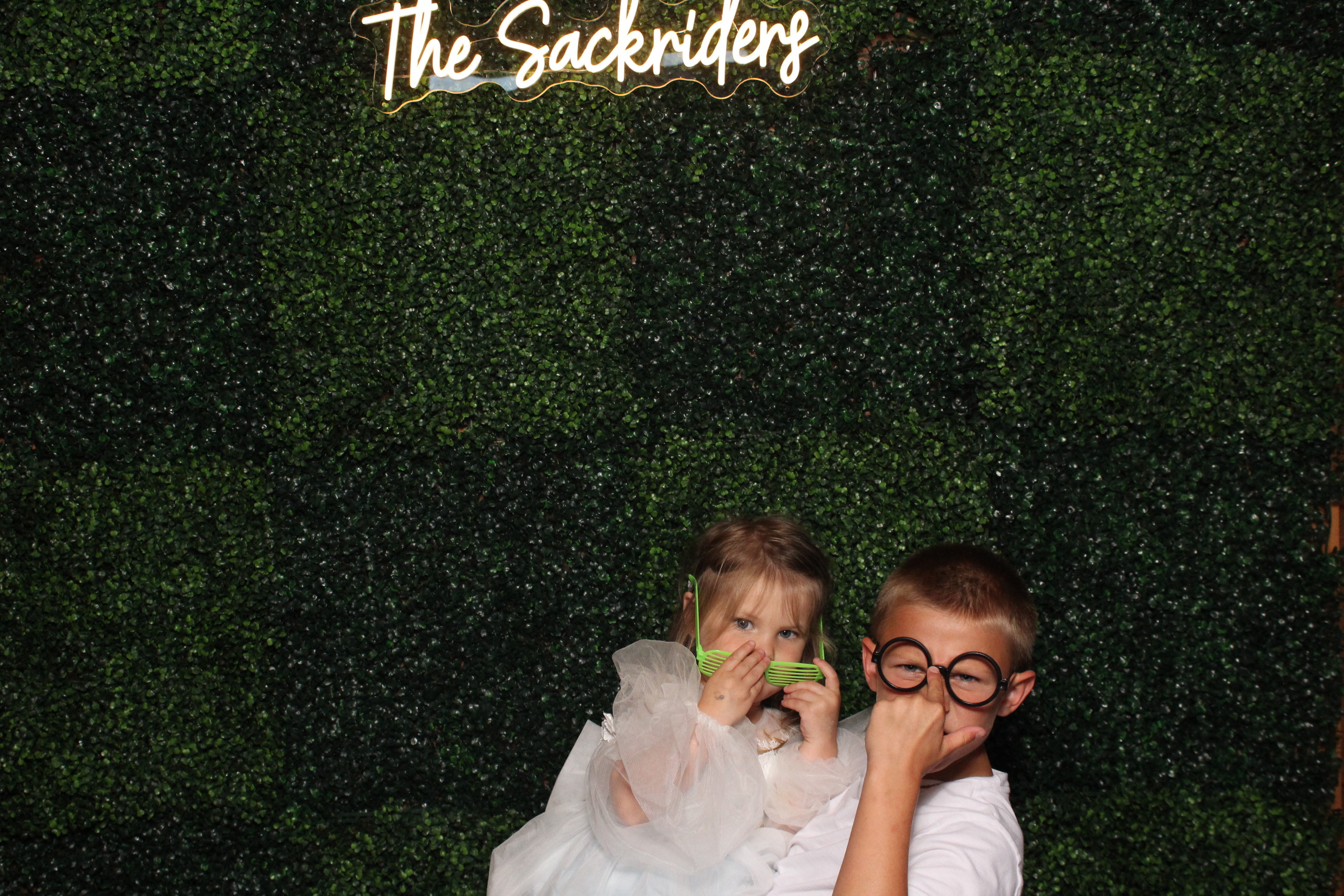 Sydney & Nick | View more photos from the event at gallery.photoboothcincy.com/u/PhotoBoothCincy/Sydney-Nick