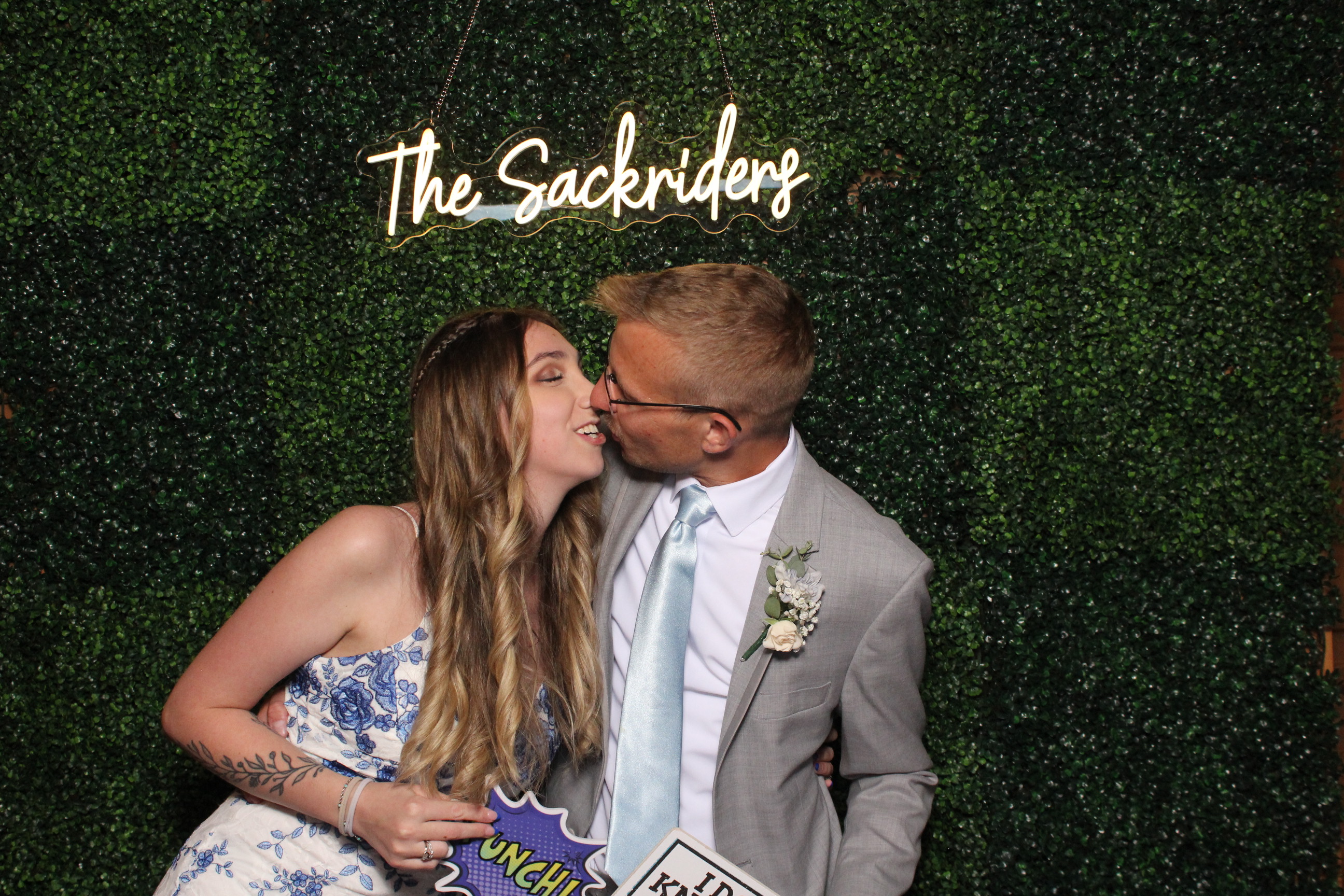 Sydney & Nick | View more photos from the event at gallery.photoboothcincy.com/u/PhotoBoothCincy/Sydney-Nick