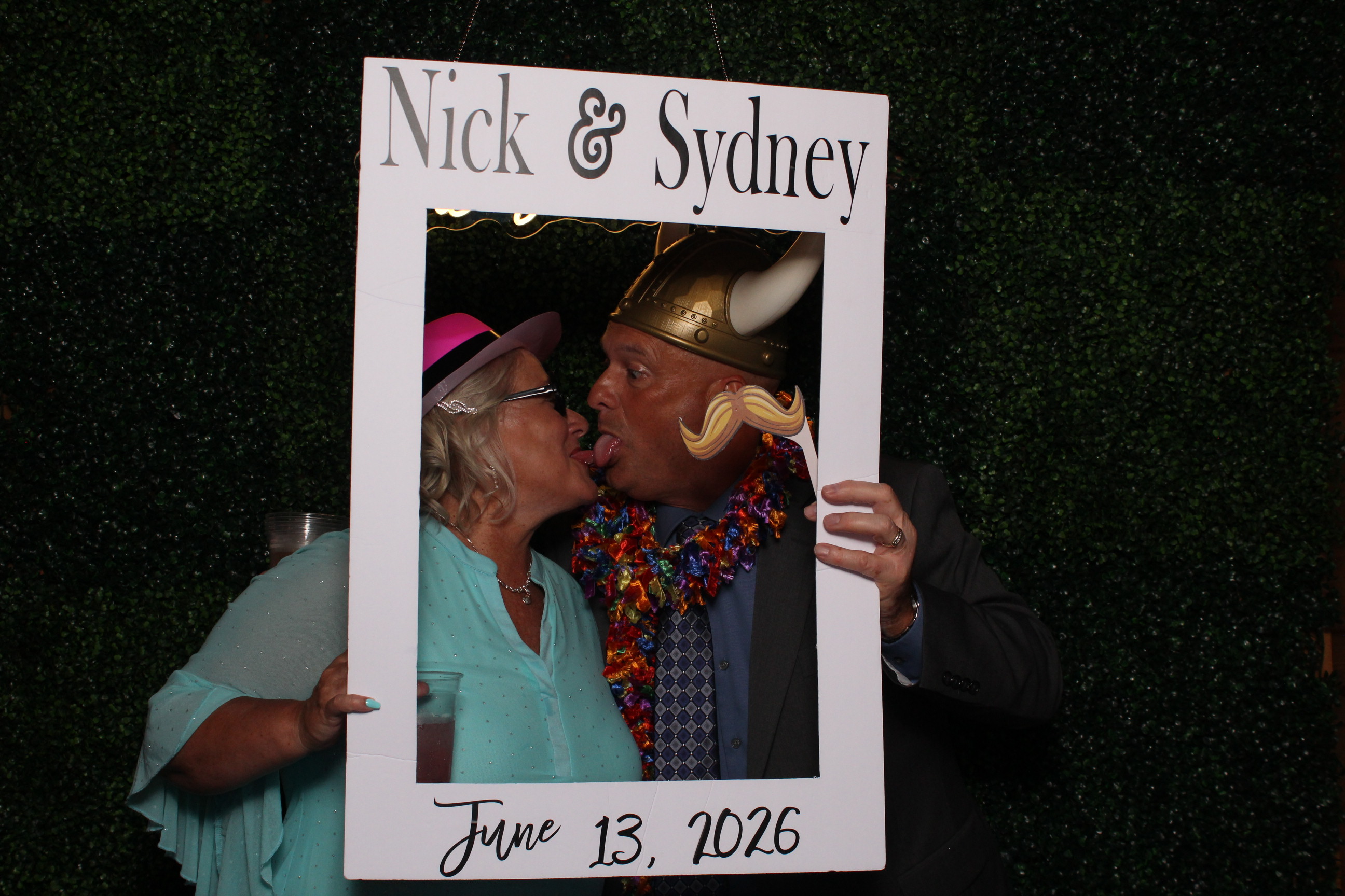 Sydney & Nick | View more photos from the event at gallery.photoboothcincy.com/u/PhotoBoothCincy/Sydney-Nick
