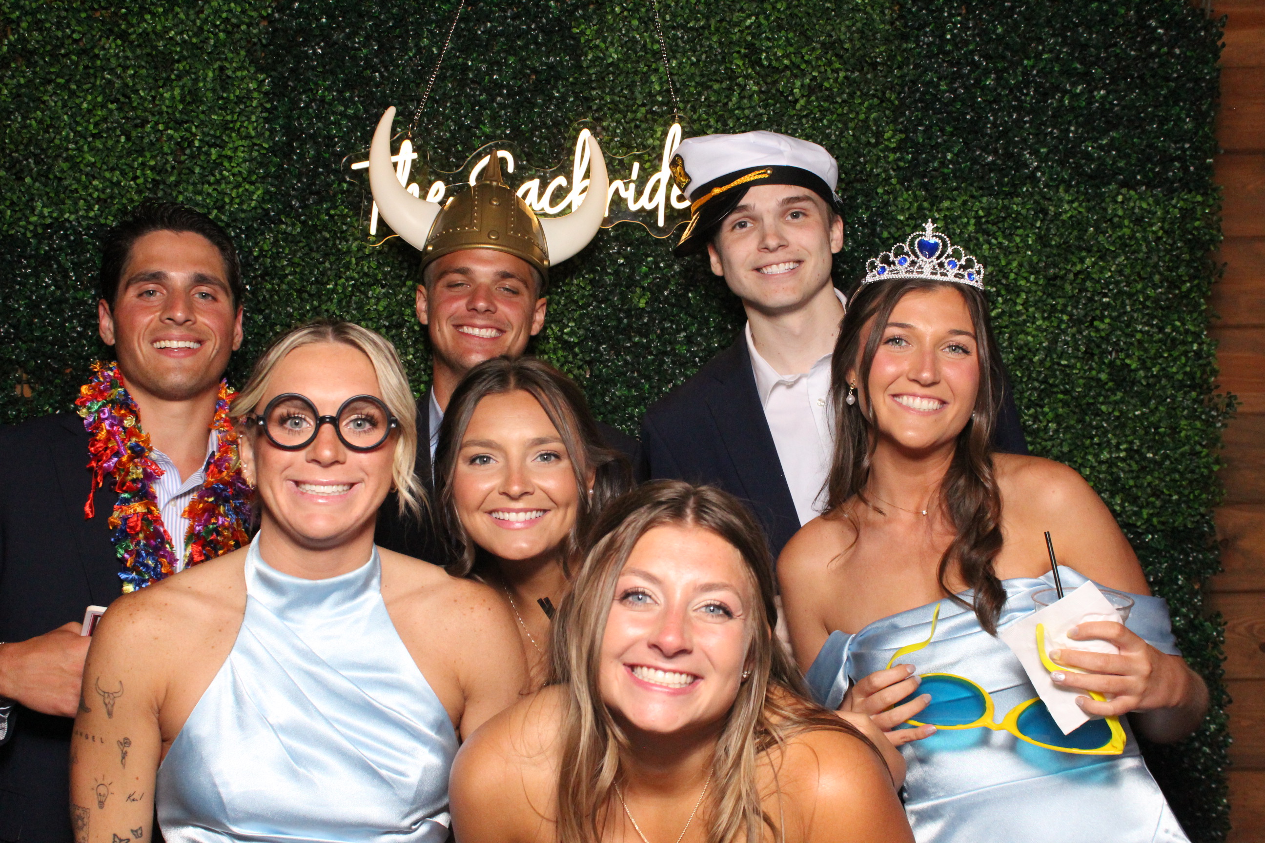 Sydney & Nick | View more photos from the event at gallery.photoboothcincy.com/u/PhotoBoothCincy/Sydney-Nick