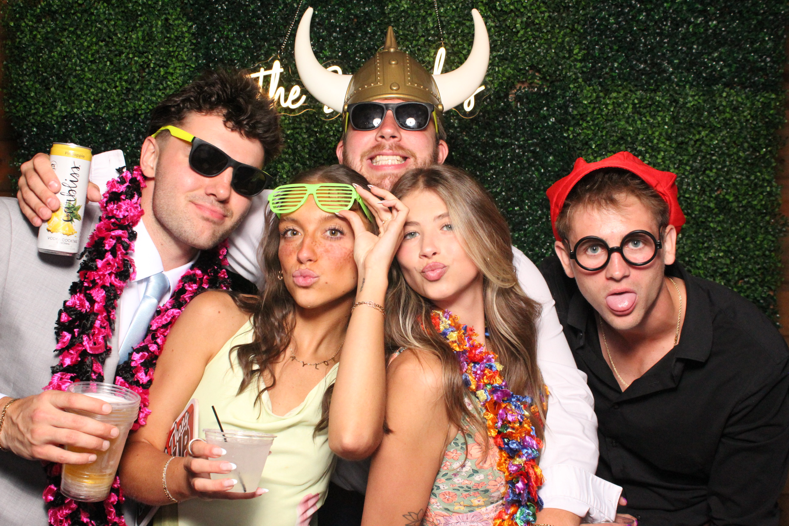 Sydney & Nick | View more photos from the event at gallery.photoboothcincy.com/u/PhotoBoothCincy/Sydney-Nick