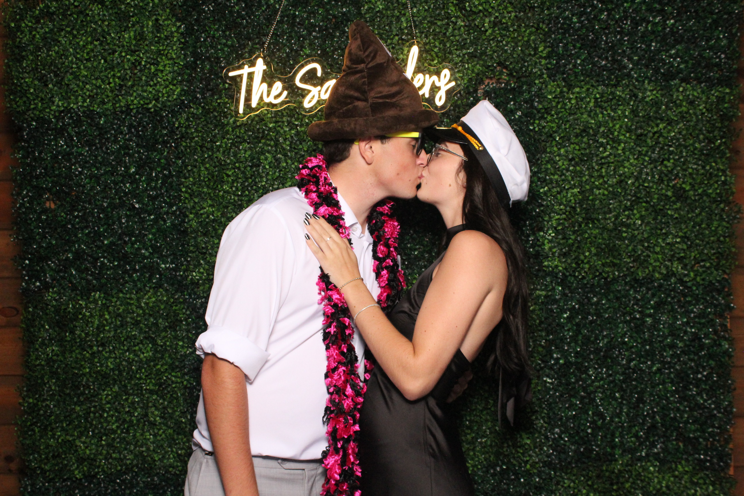 Sydney & Nick | View more photos from the event at gallery.photoboothcincy.com/u/PhotoBoothCincy/Sydney-Nick