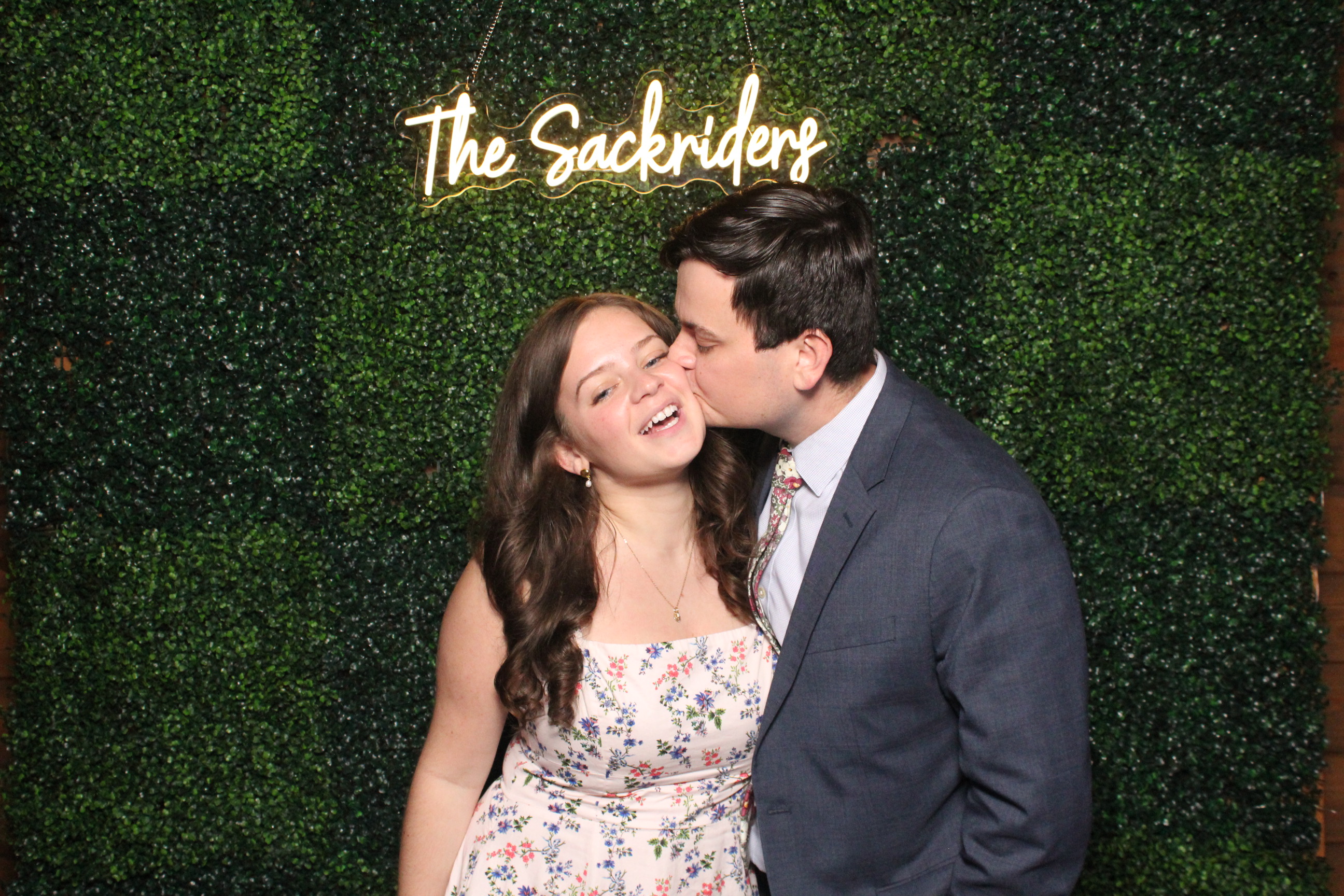 Sydney & Nick | View more photos from the event at gallery.photoboothcincy.com/u/PhotoBoothCincy/Sydney-Nick