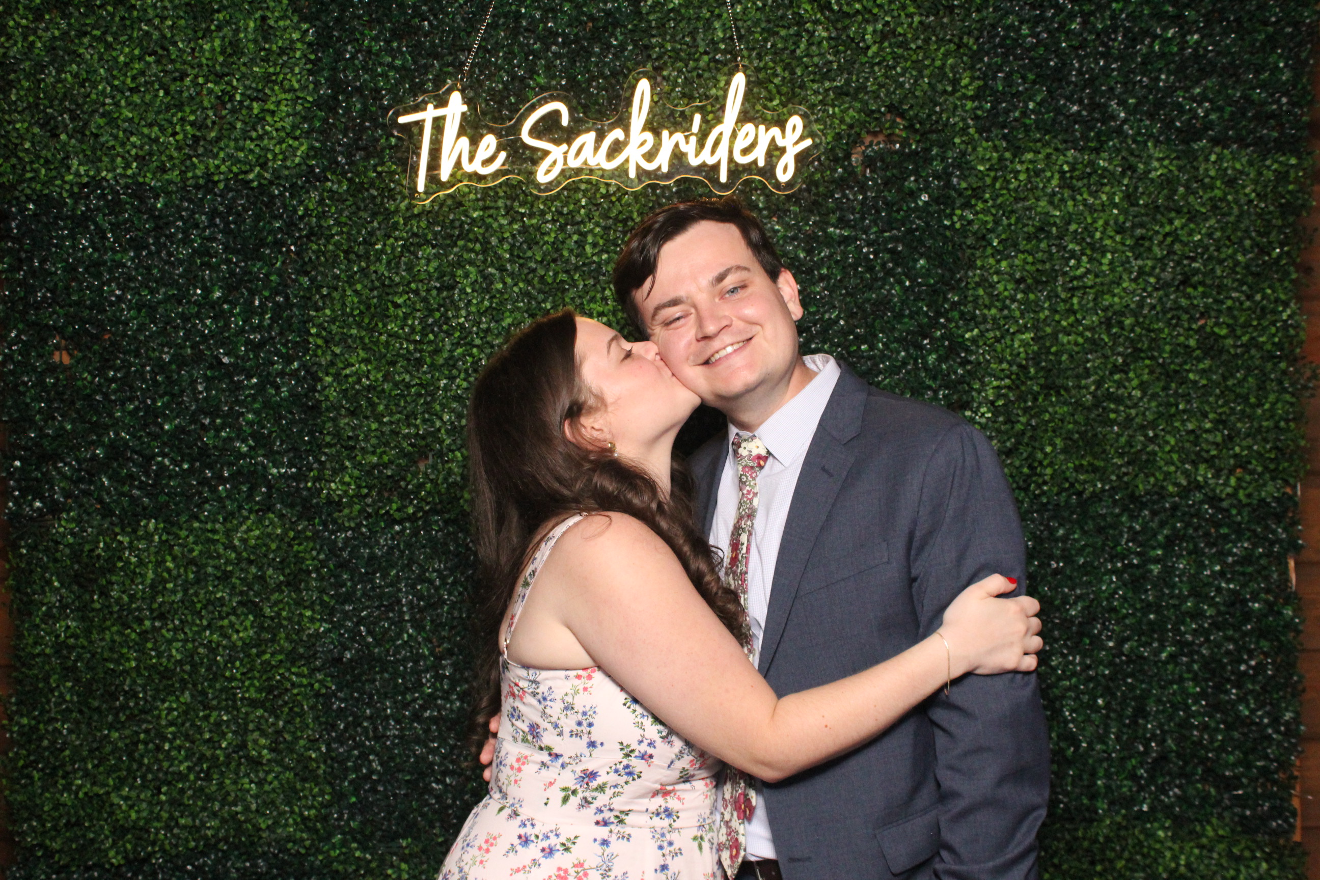 Sydney & Nick | View more photos from the event at gallery.photoboothcincy.com/u/PhotoBoothCincy/Sydney-Nick