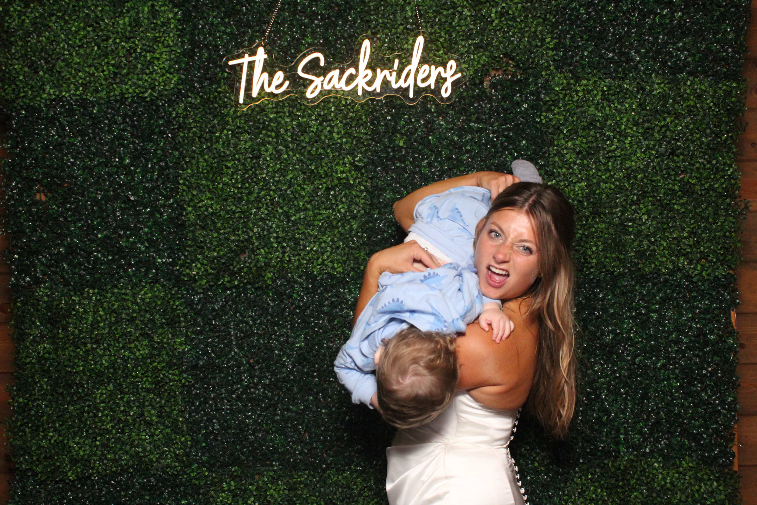 Sydney & Nick | View more photos from the event at gallery.photoboothcincy.com/u/PhotoBoothCincy/Sydney-Nick