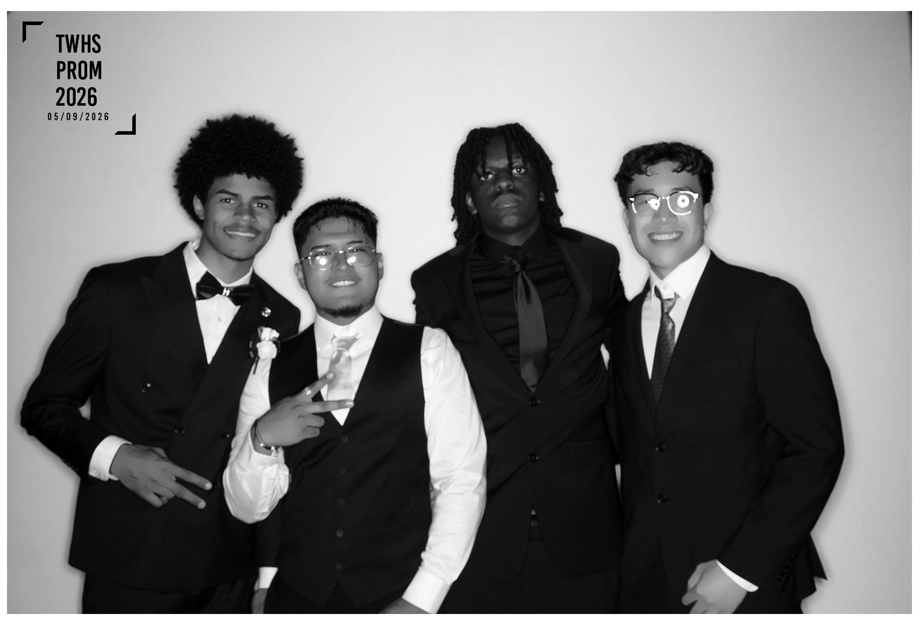 TWHS Prom 2026 | View more photos from the event at gallery.photoboothcincy.com/u/PhotoBoothCincy/TWHS-Prom-2026