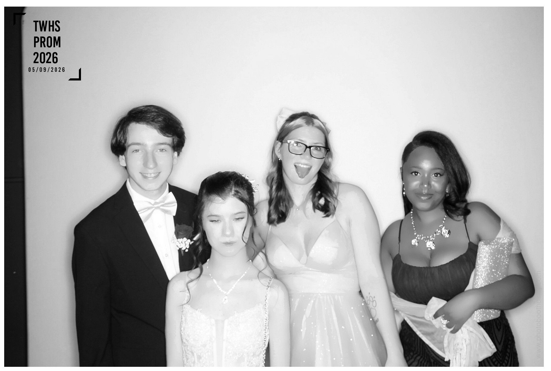 TWHS Prom 2026 | View more photos from the event at gallery.photoboothcincy.com/u/PhotoBoothCincy/TWHS-Prom-2026