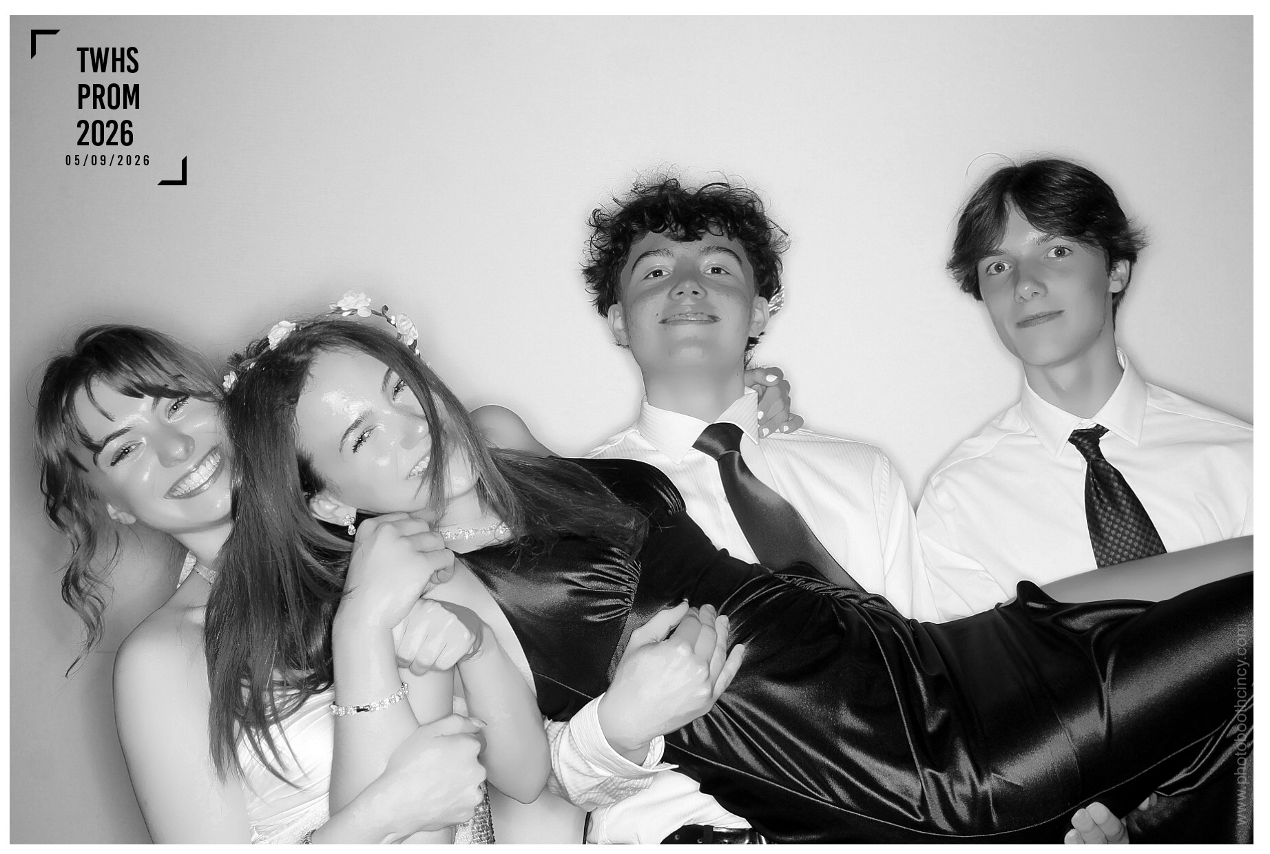 TWHS Prom 2026 | View more photos from the event at gallery.photoboothcincy.com/u/PhotoBoothCincy/TWHS-Prom-2026