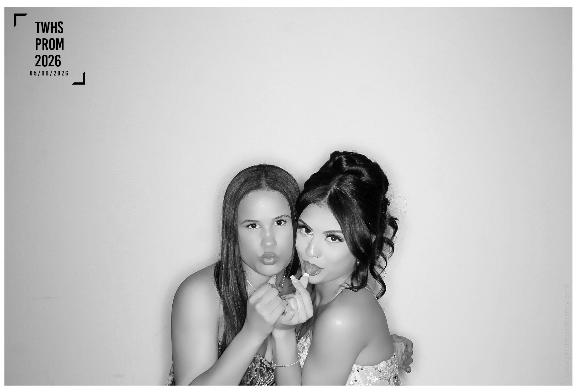 TWHS Prom 2026 | View more photos from the event at gallery.photoboothcincy.com/u/PhotoBoothCincy/TWHS-Prom-2026