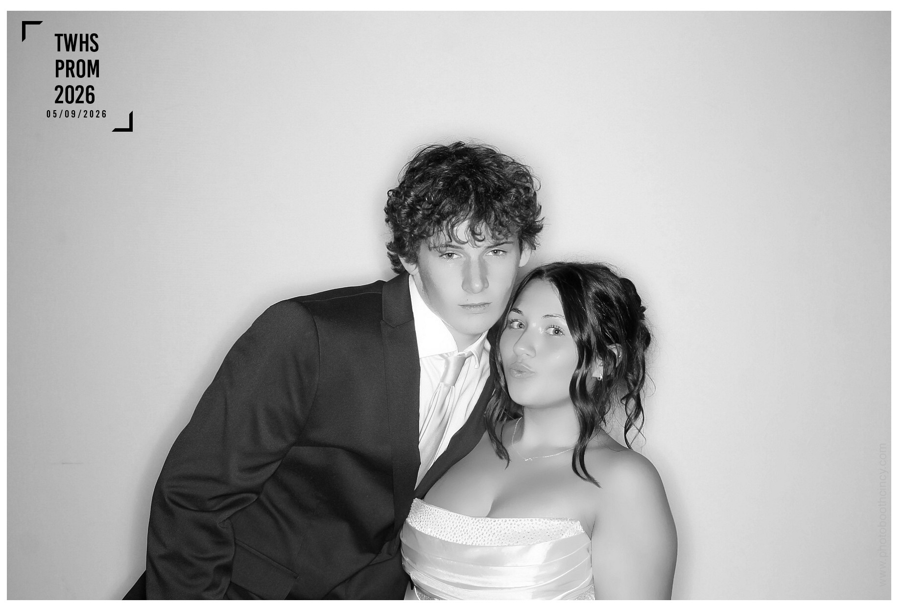 TWHS Prom 2026 | View more photos from the event at gallery.photoboothcincy.com/u/PhotoBoothCincy/TWHS-Prom-2026